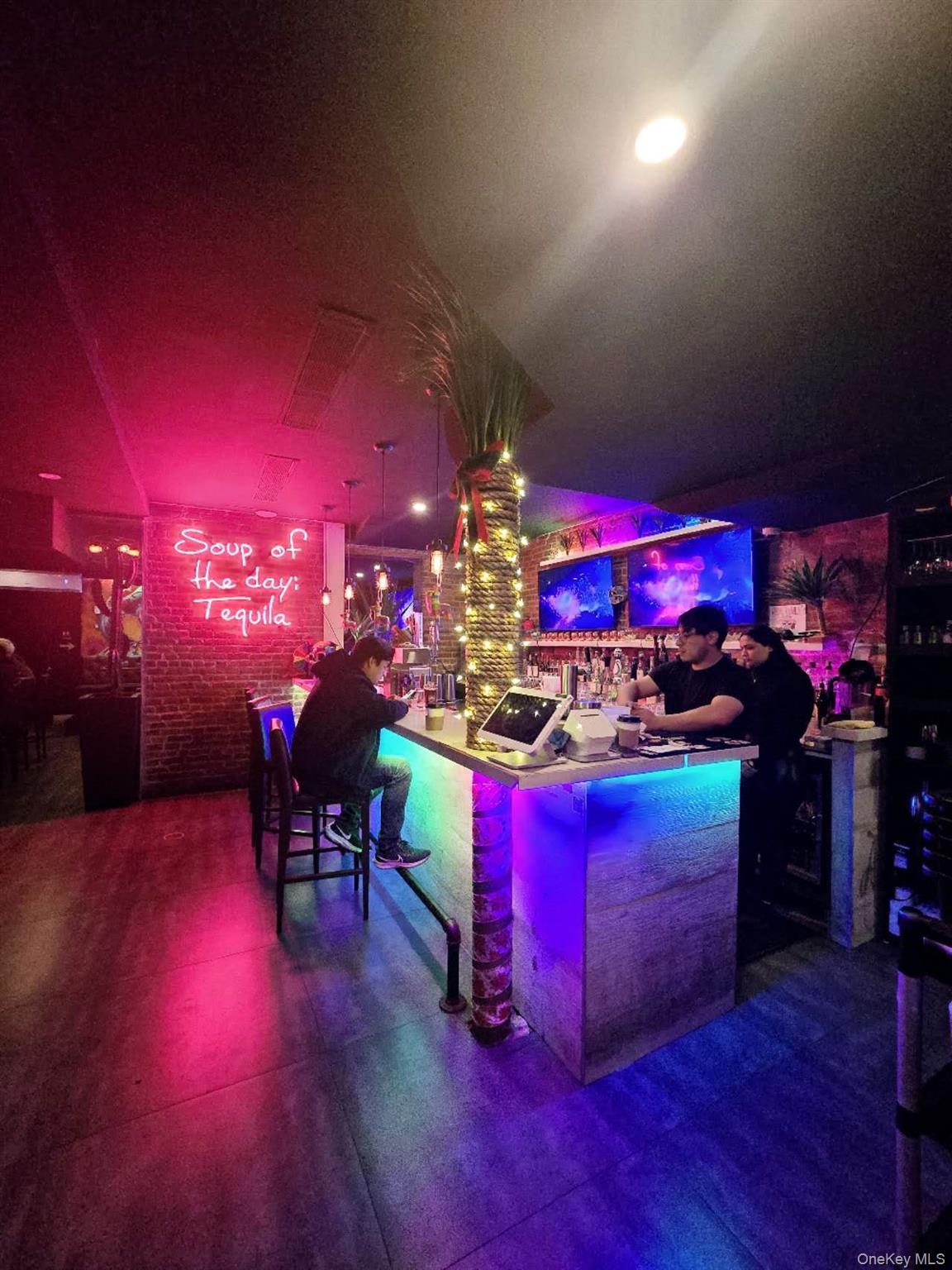 #5 photo, 2301 Steinway Street, クイーンズ区 Astoria , NY 11105