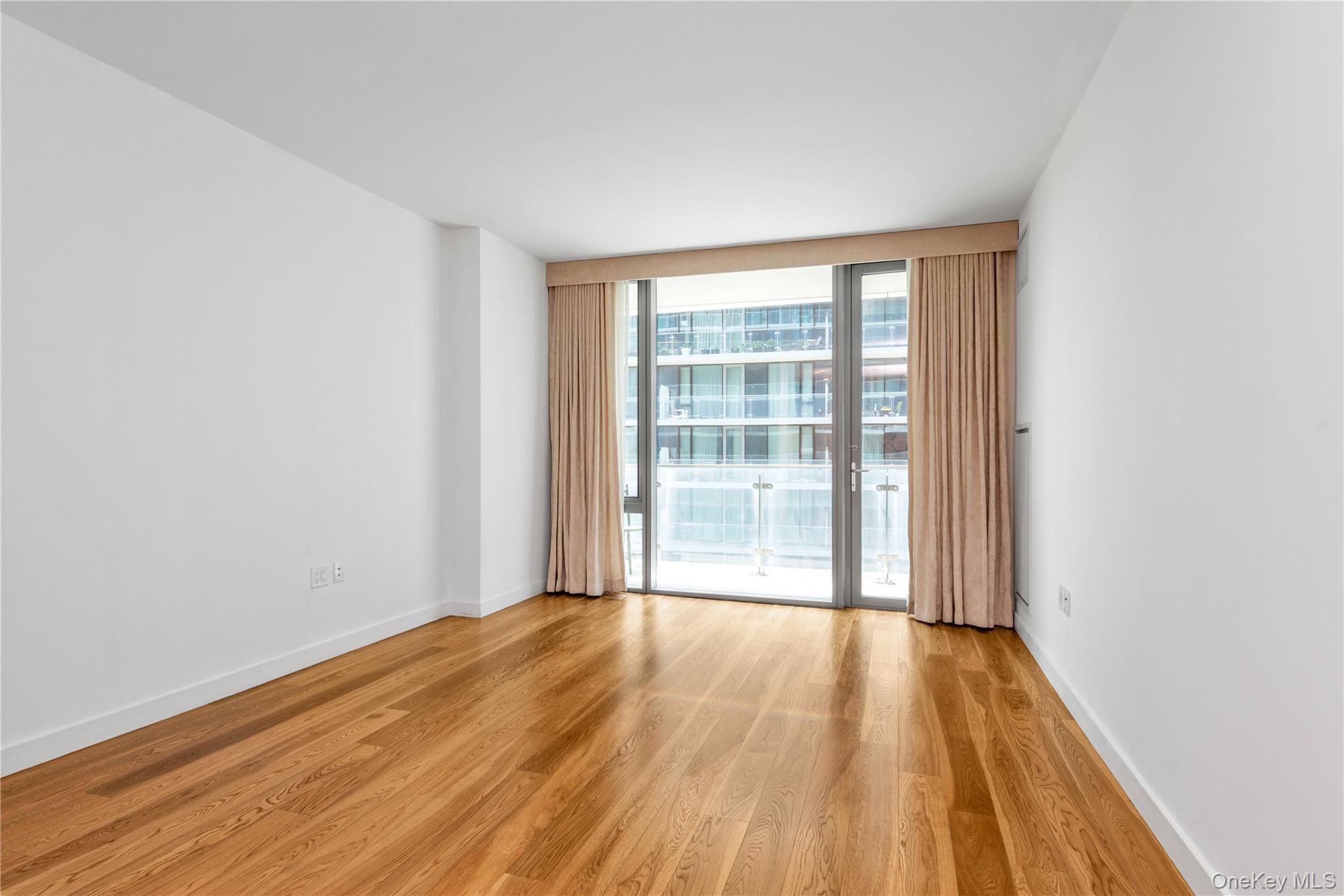 #1 photo, 13105 40th Road, كوينز Flushing , NY 11354