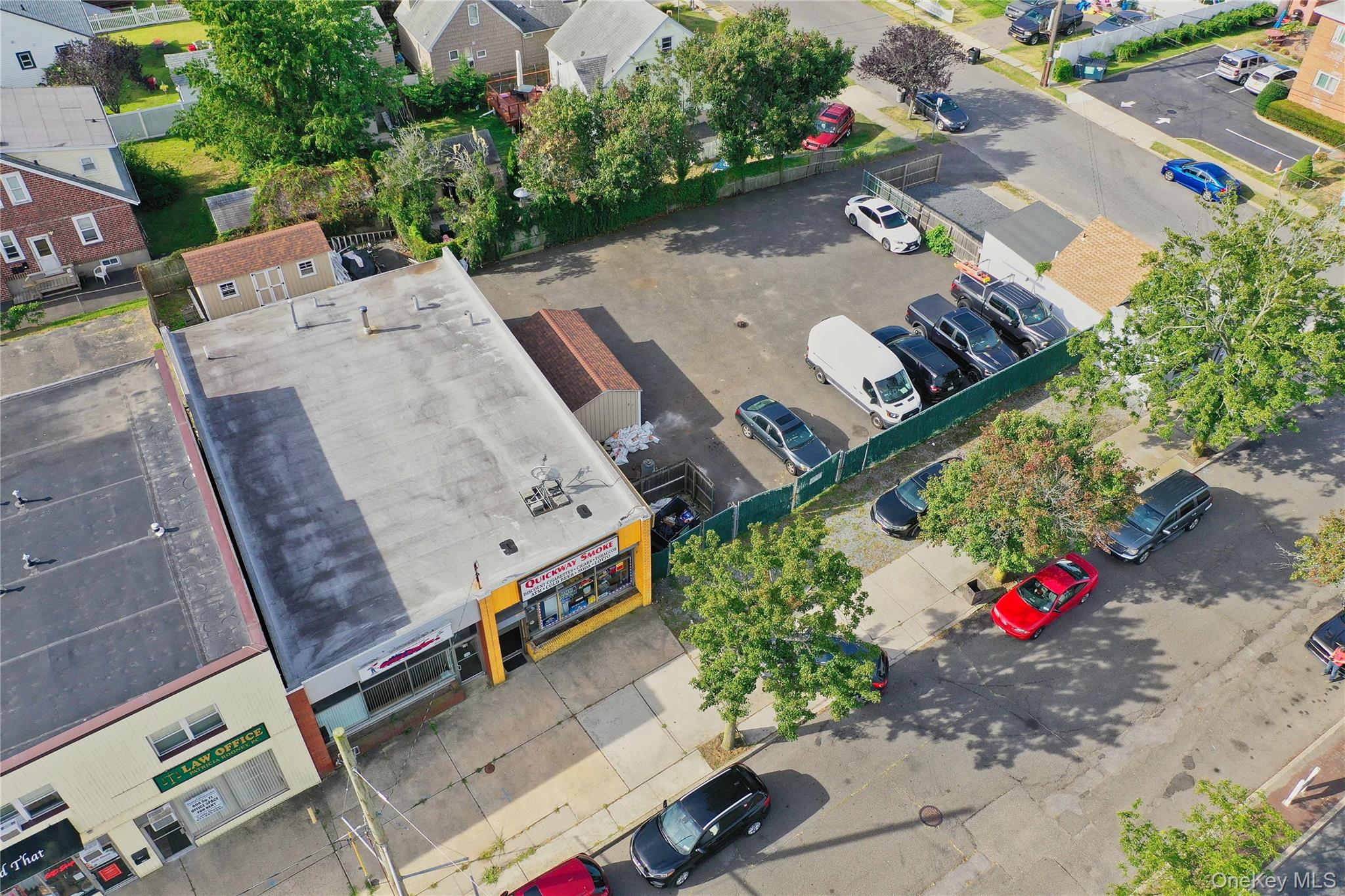 #13 photo, 76 Montauk Highway, サフォーク郡 Amityville , NY 11701