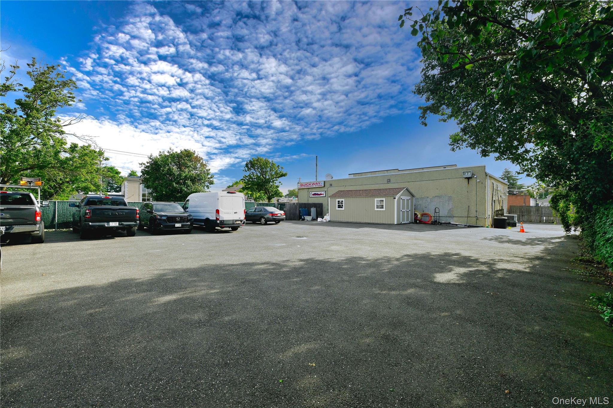 #8 photo, 76 Montauk Highway, サフォーク郡 Amityville , NY 11701