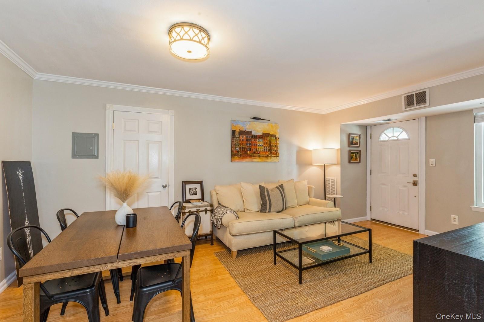 #8 photo, 19 Redwood Court, サフォーク郡 Coram , NY 11727