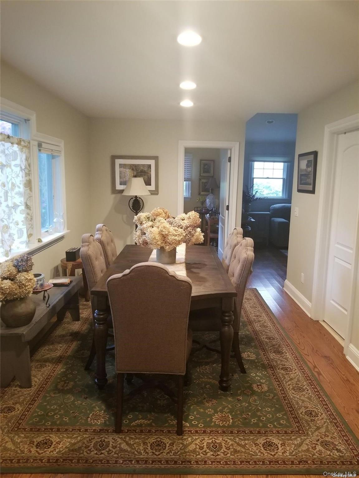 #19 photo, 188 W Main Street, Oyster Bay , NY 11771