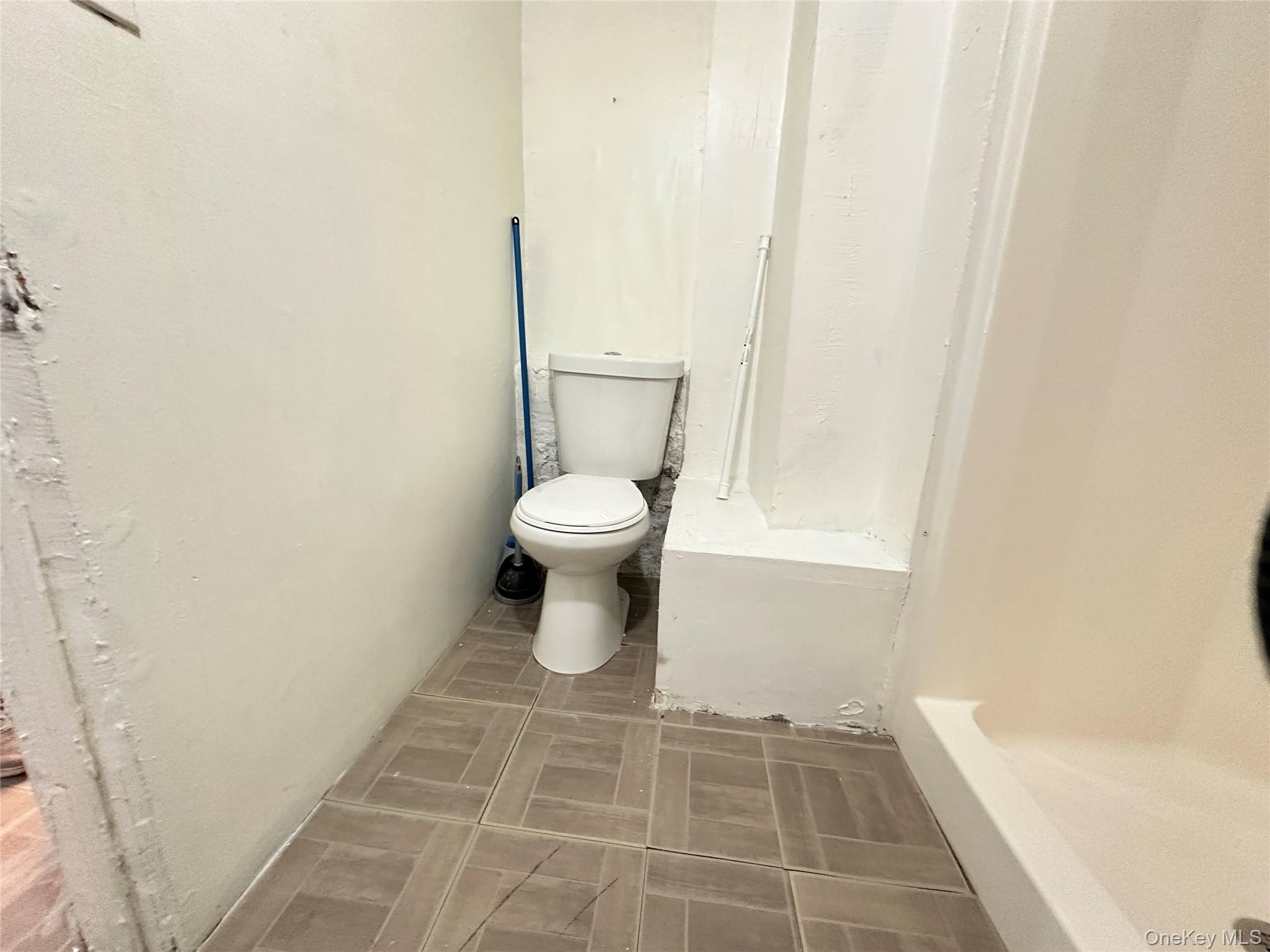 #15 photo, 82 Waring Place, Yonkers , NY 10703