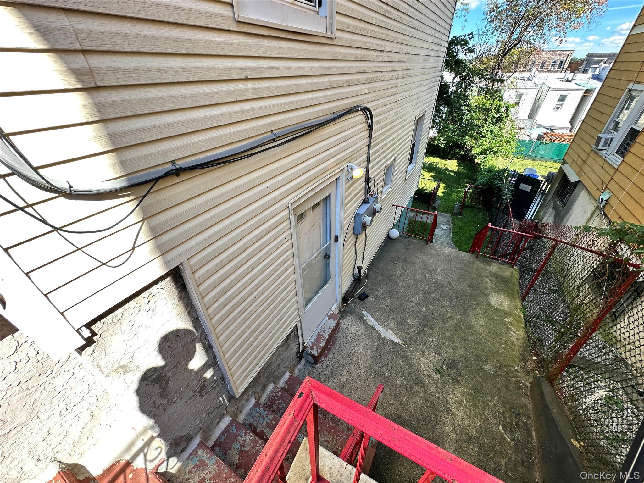 #2 photo, 82 Waring Place, Yonkers , NY 10703