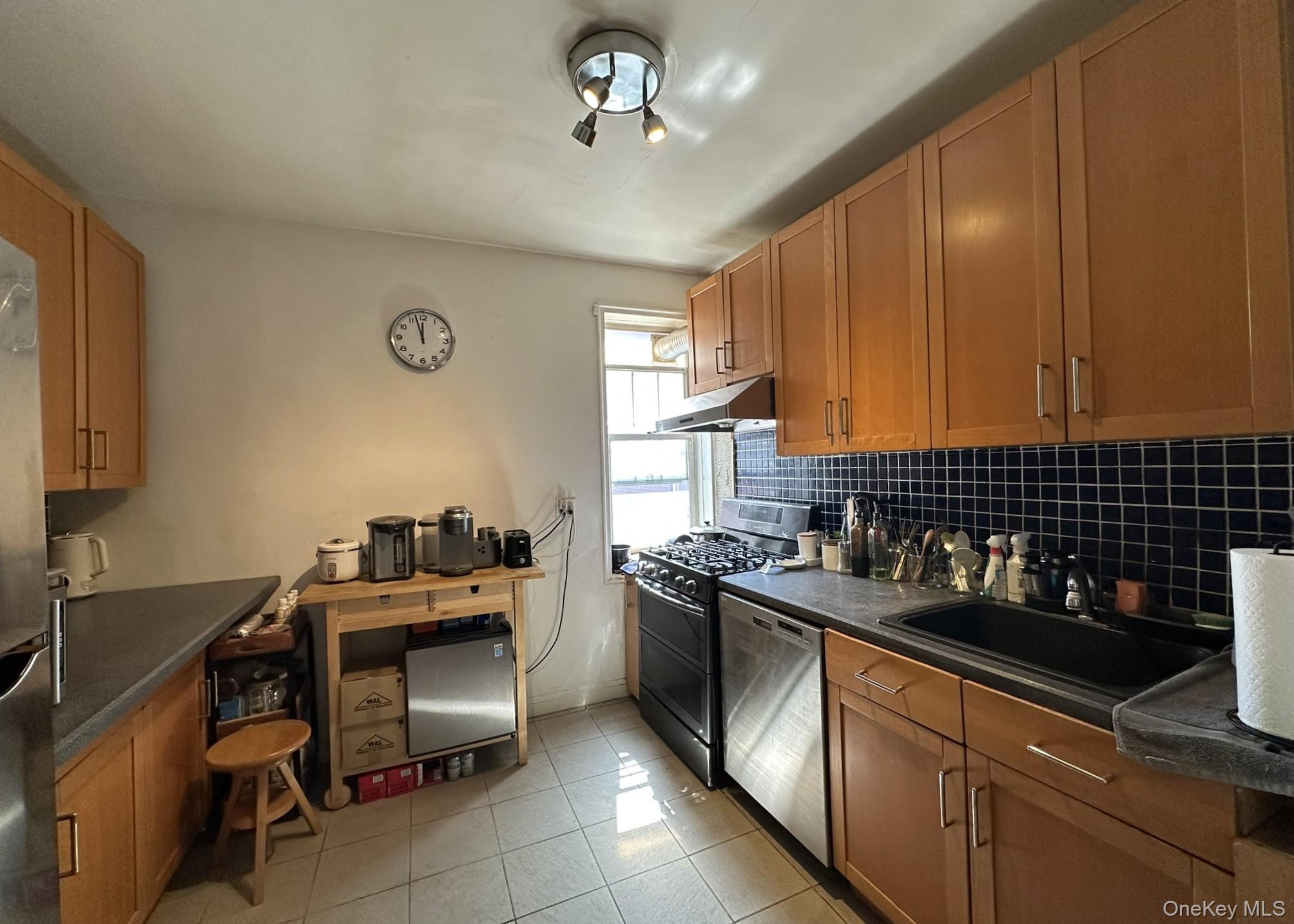 #19 photo, 77-15 113th Street, Forest Hills , NY 11375