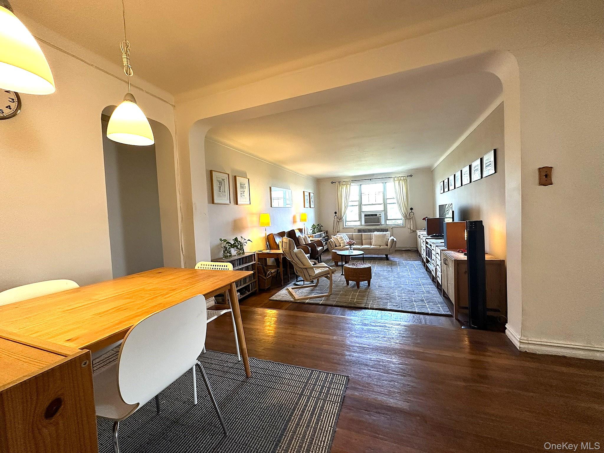 #6 photo, 77-15 113th Street, Forest Hills , NY 11375