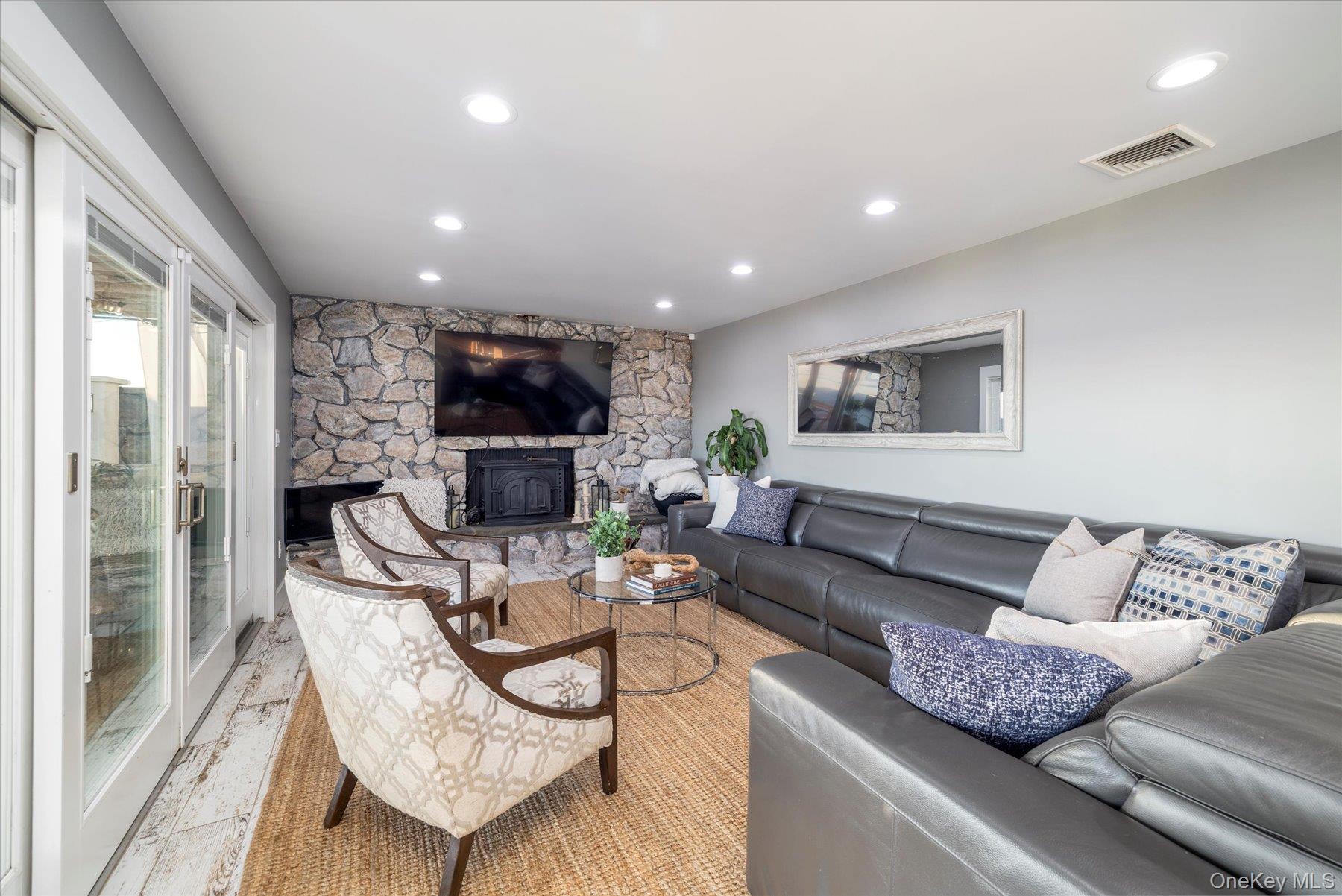 #16 photo, 3600 Bertha Drive, ナッソー郡 Baldwin Harbor , NY 11510