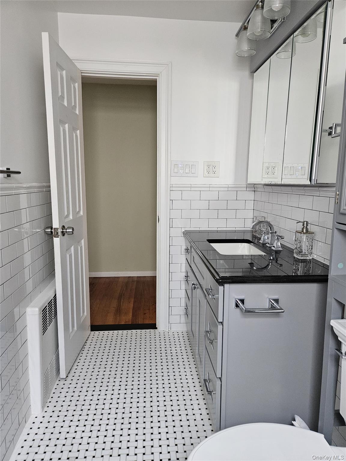 #15 photo, 21 5th Avenue, ナッソー郡 East Rockaway , NY 11518