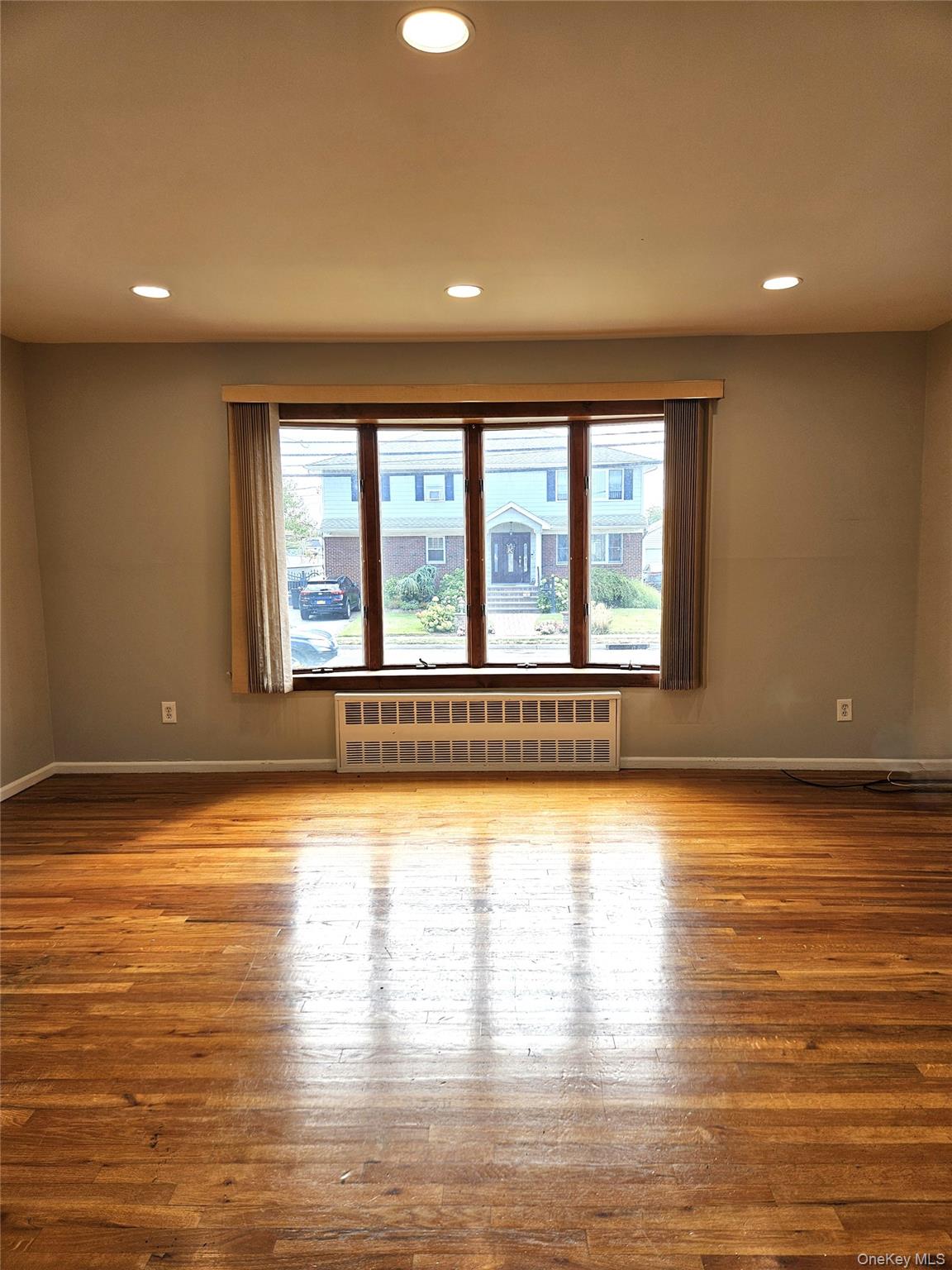 #4 photo, 21 5th Avenue, ナッソー郡 East Rockaway , NY 11518