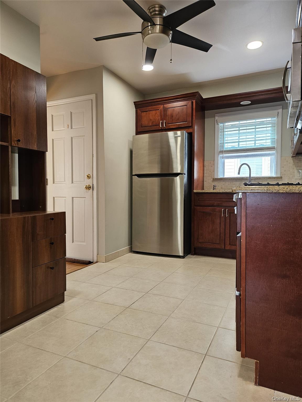 #8 photo, 21 5th Avenue, ナッソー郡 East Rockaway , NY 11518