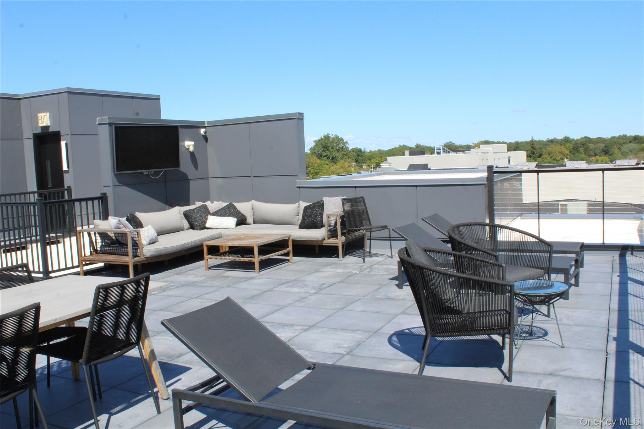 #5 photo, 331 E Main Street, サフォーク郡 Riverhead , NY 11901