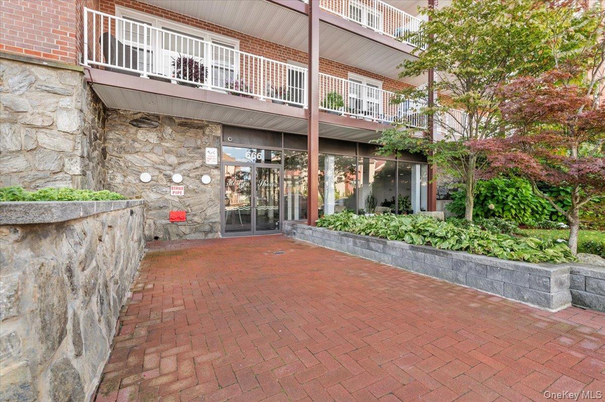 #1 photo, 666 Shore Road, ナッソー郡 Long Beach , NY 11561