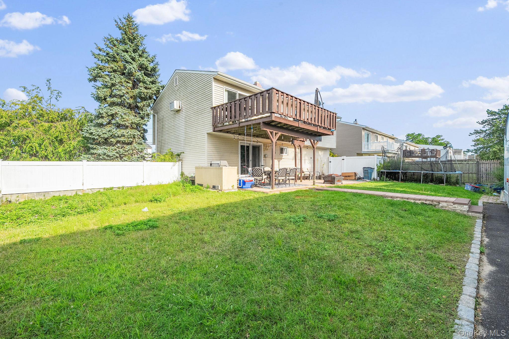 #14 photo, 1 Ozone Place, ナッソー郡 Massapequa , NY 11758