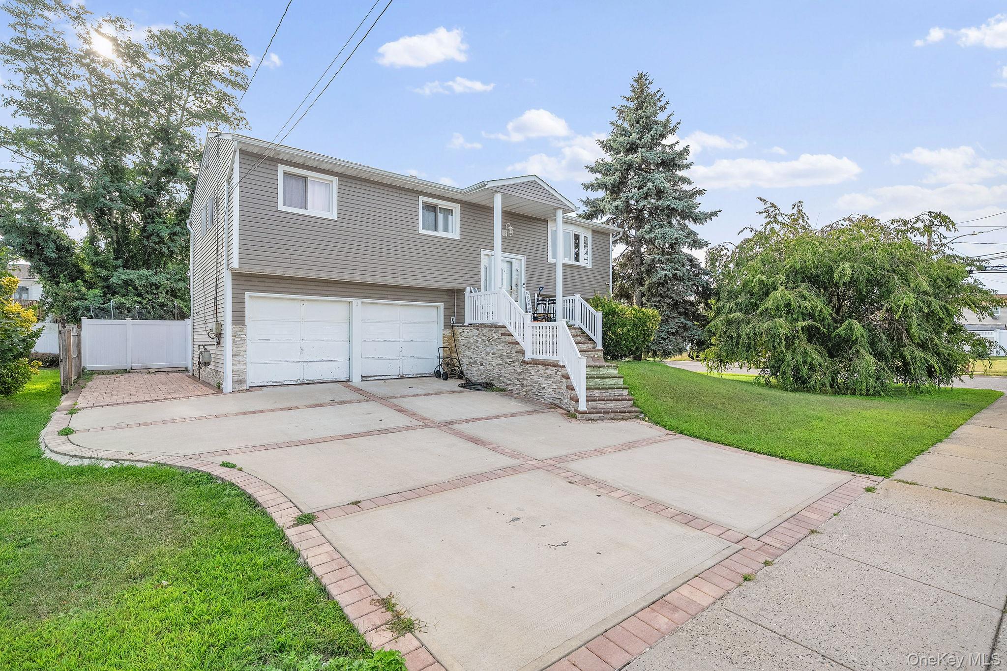 #16 photo, 1 Ozone Place, ナッソー郡 Massapequa , NY 11758