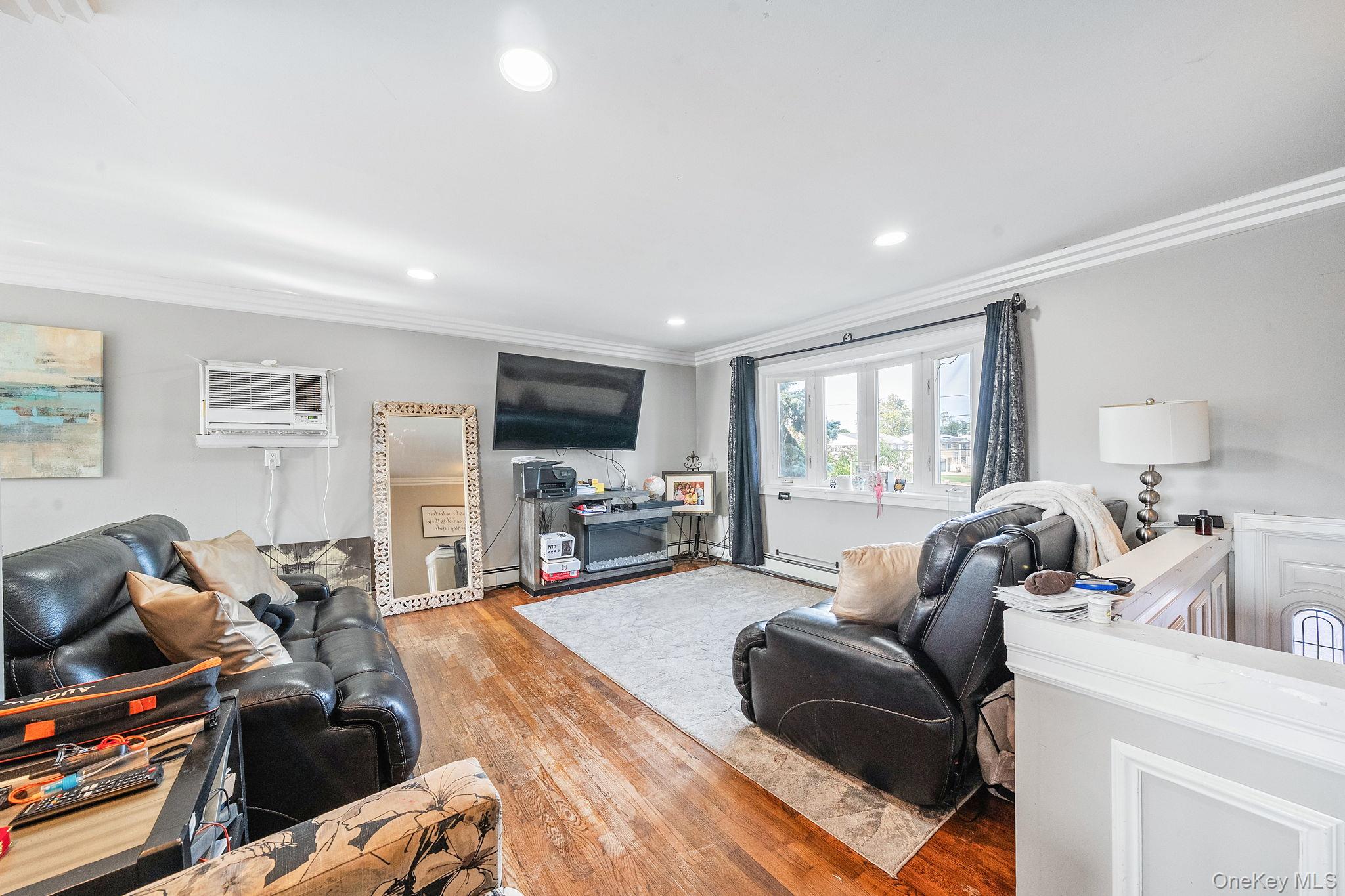 #3 photo, 1 Ozone Place, ナッソー郡 Massapequa , NY 11758