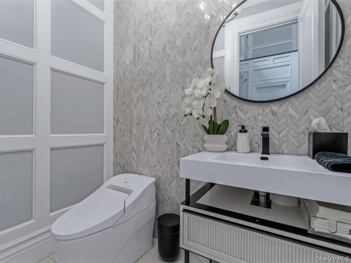 #14 photo, 1 Harriman Drive, ナッソー郡 Sands Point , NY 11050