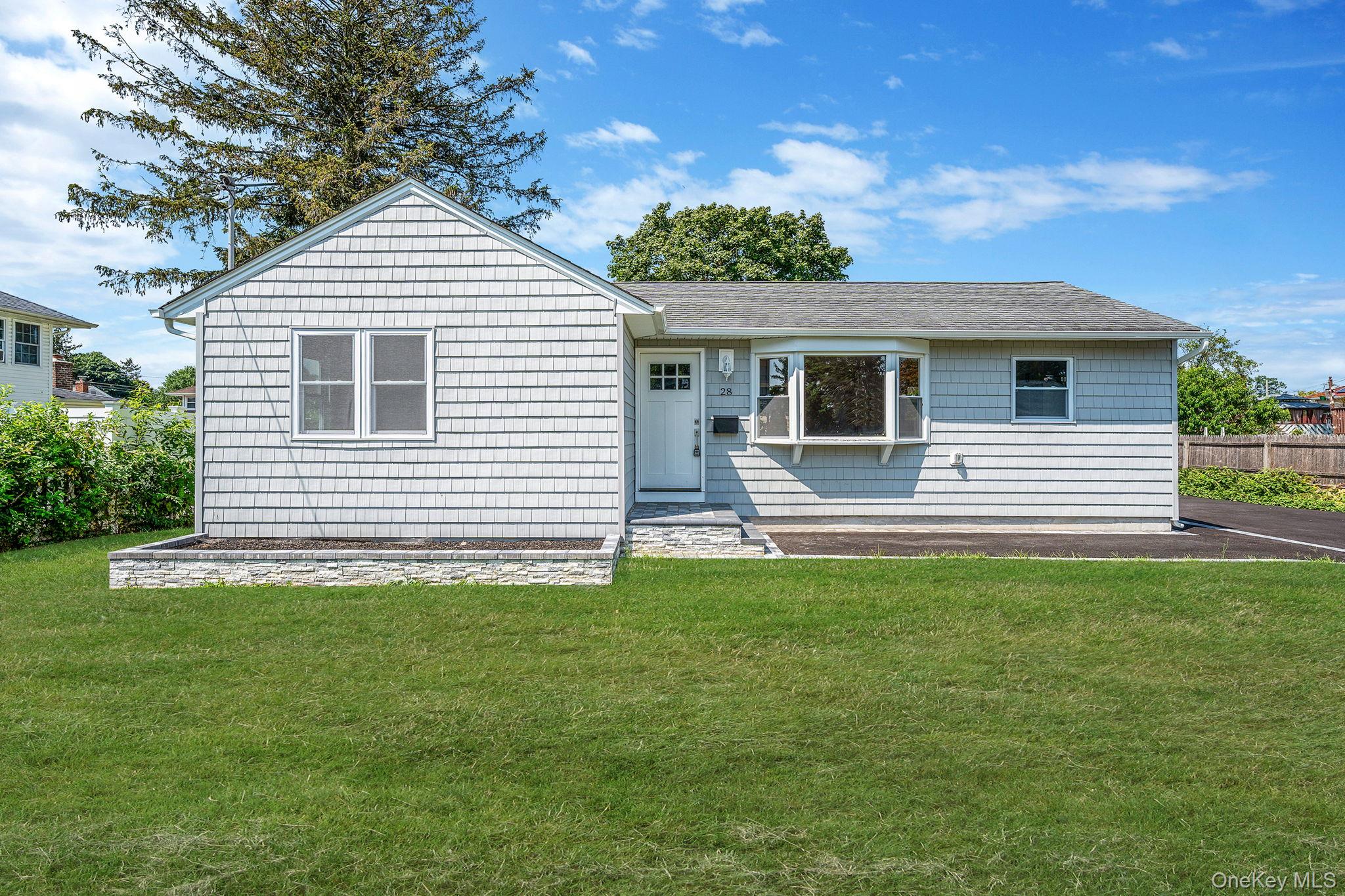 #1 photo, 28 W 6th Street, سوفولك Deer Park , NY 11729