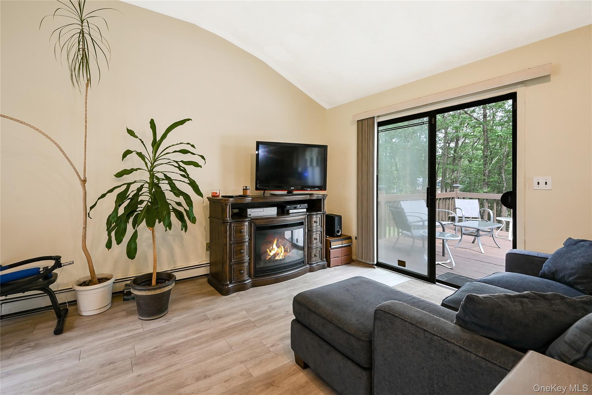 #12 photo, 15 Hastings Drive, サフォーク郡 Ridge , NY 11961