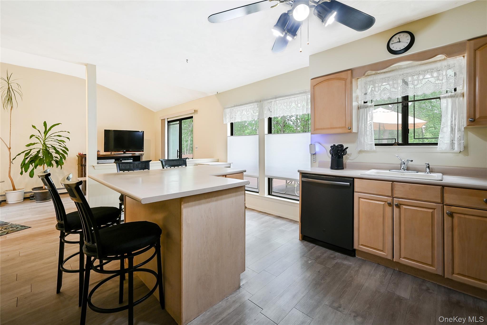 #7 photo, 15 Hastings Drive, サフォーク郡 Ridge , NY 11961