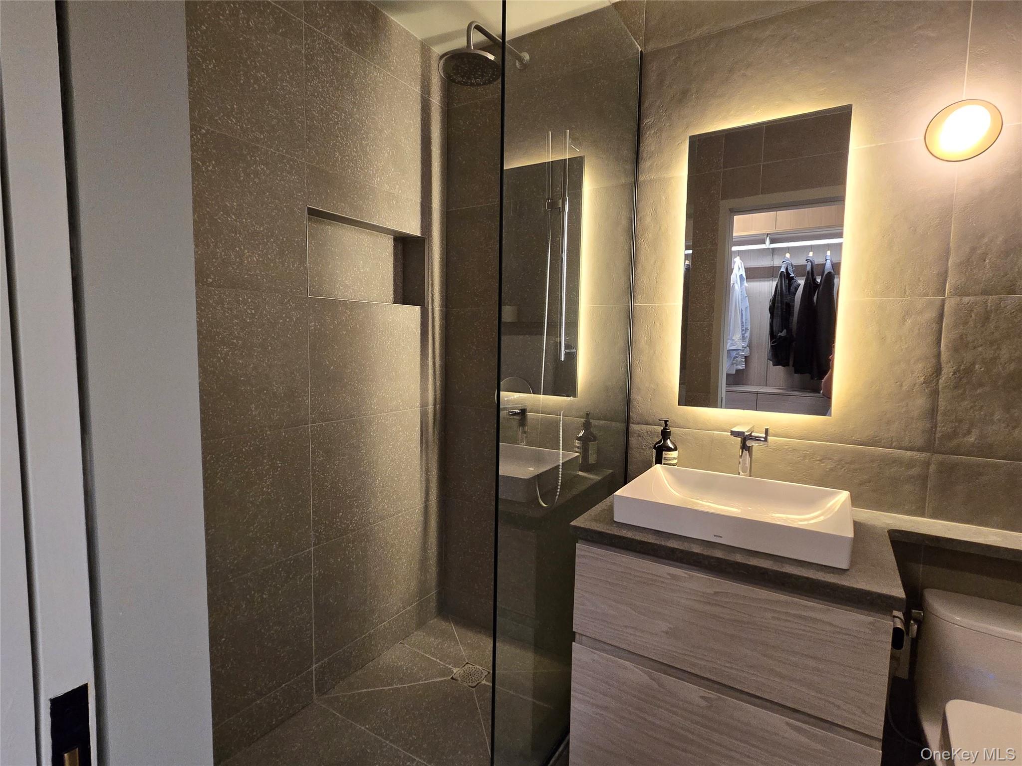 #10 photo, 70-31 108th Street, クイーンズ区 Forest Hills , NY 11375