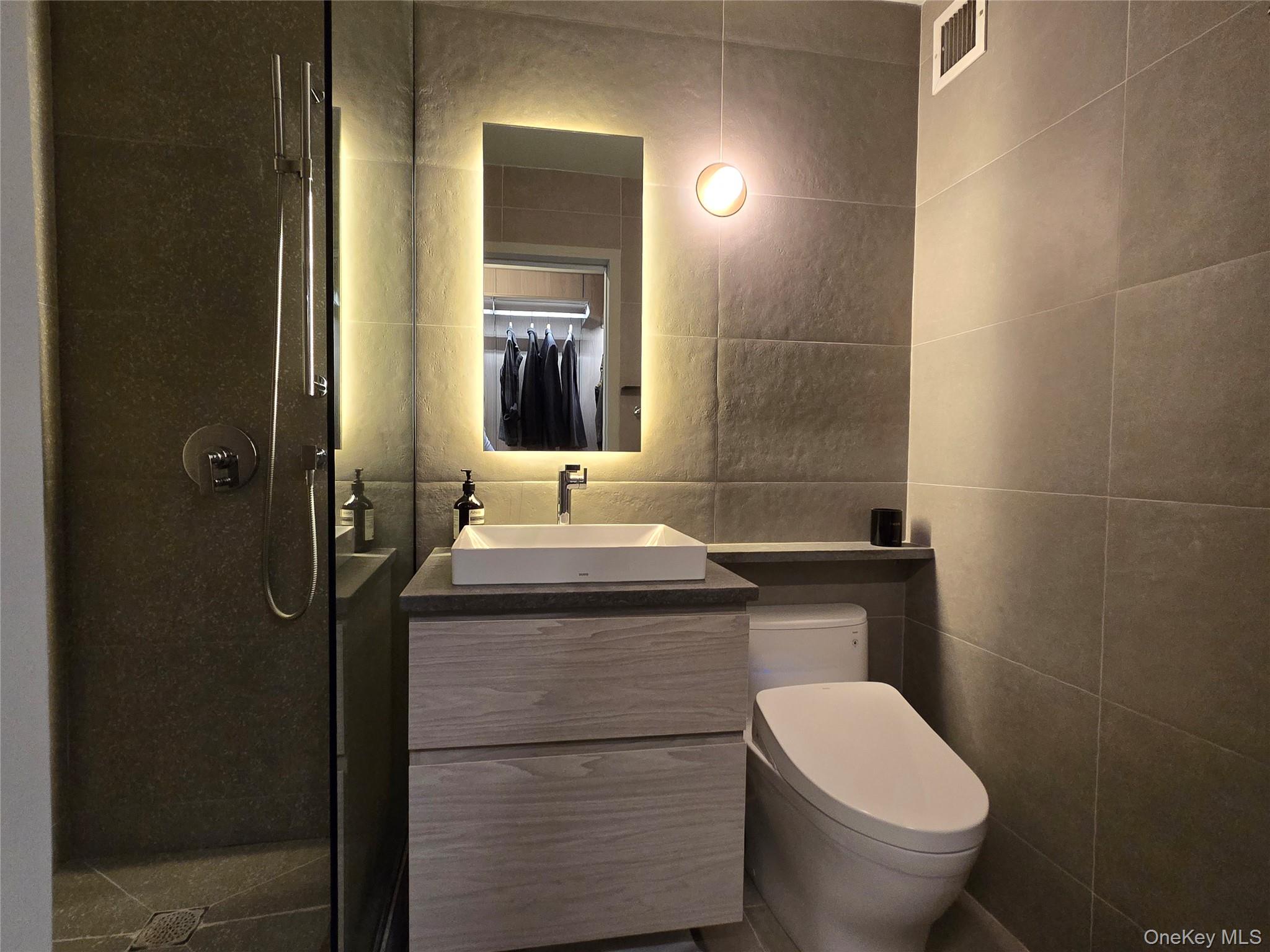 #11 photo, 70-31 108th Street, クイーンズ区 Forest Hills , NY 11375