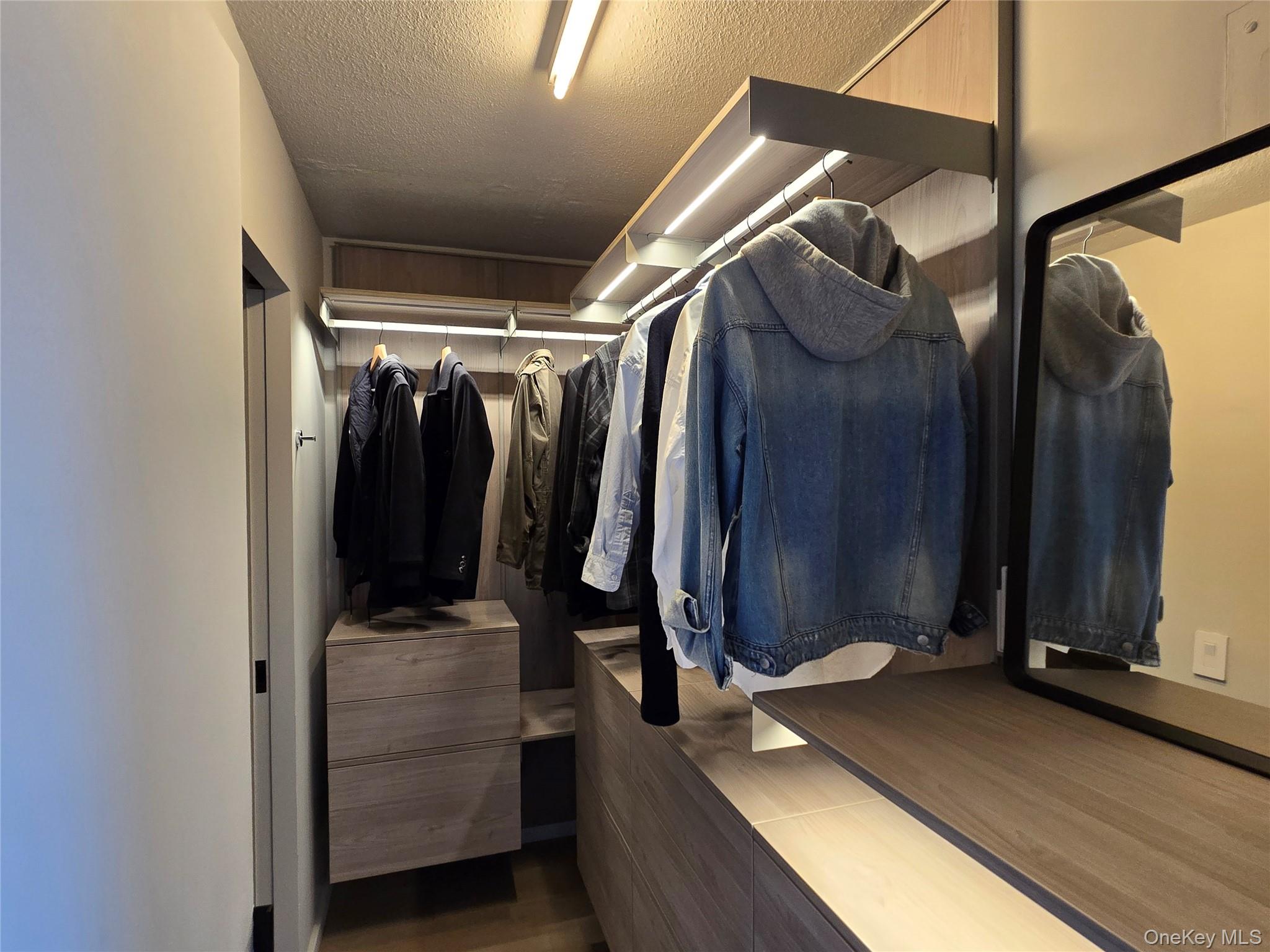 #12 photo, 70-31 108th Street, クイーンズ区 Forest Hills , NY 11375