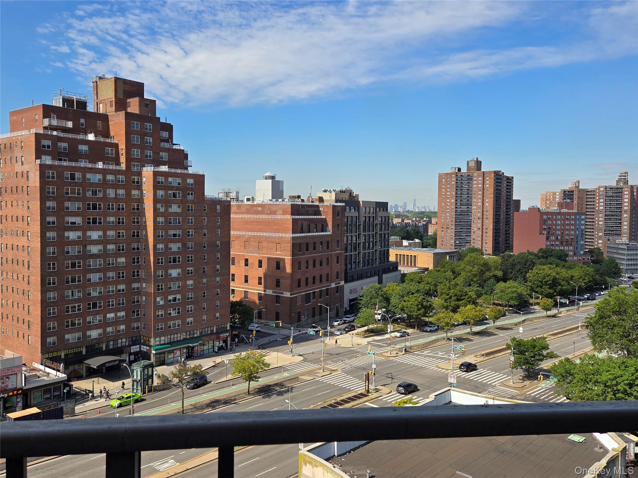 #18 photo, 70-31 108th Street, クイーンズ区 Forest Hills , NY 11375