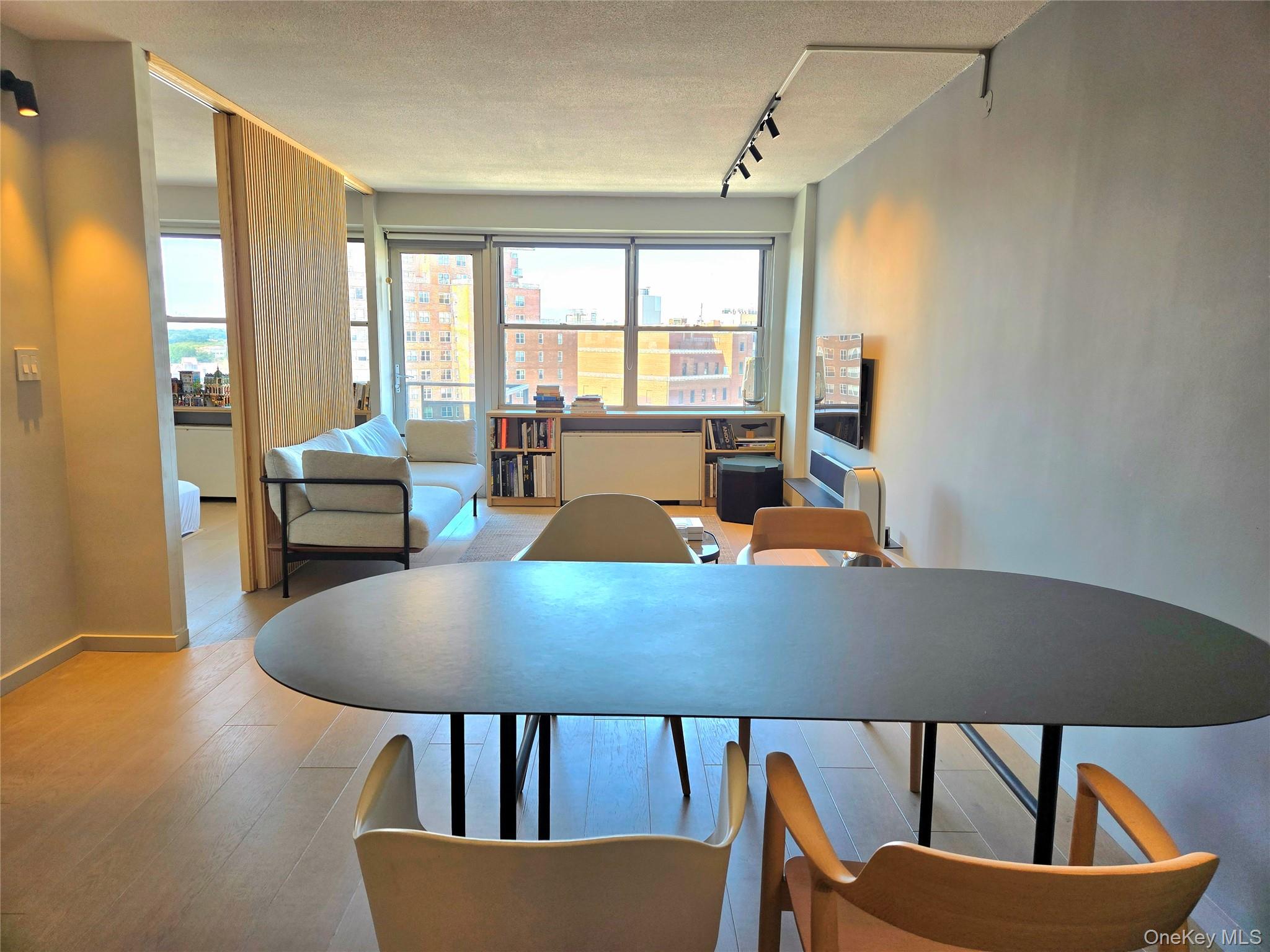 #2 photo, 70-31 108th Street, クイーンズ区 Forest Hills , NY 11375