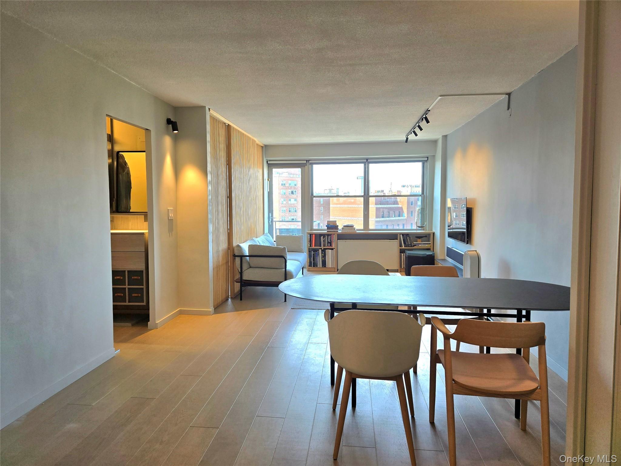 #3 photo, 70-31 108th Street, クイーンズ区 Forest Hills , NY 11375