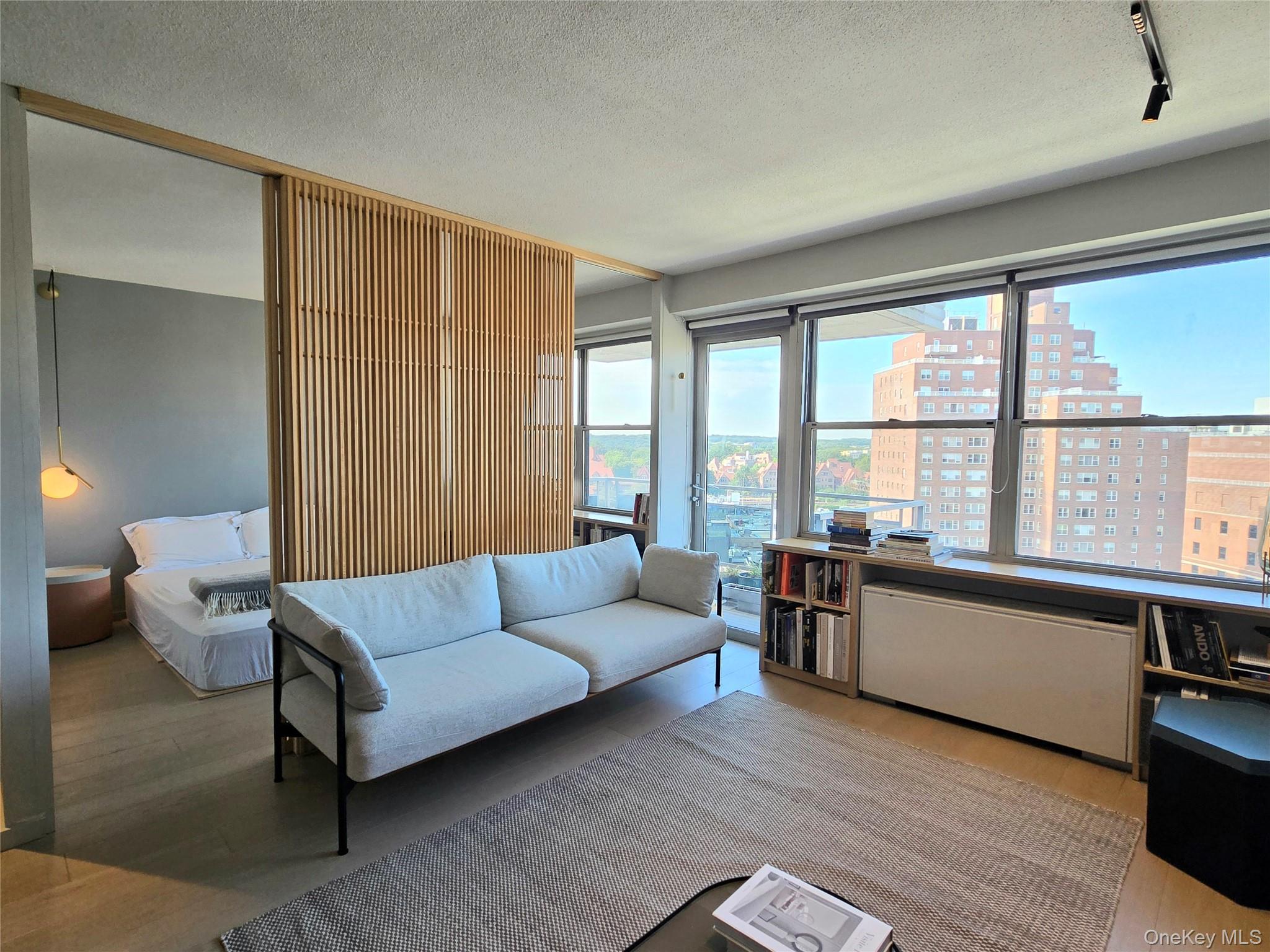 #4 photo, 70-31 108th Street, クイーンズ区 Forest Hills , NY 11375