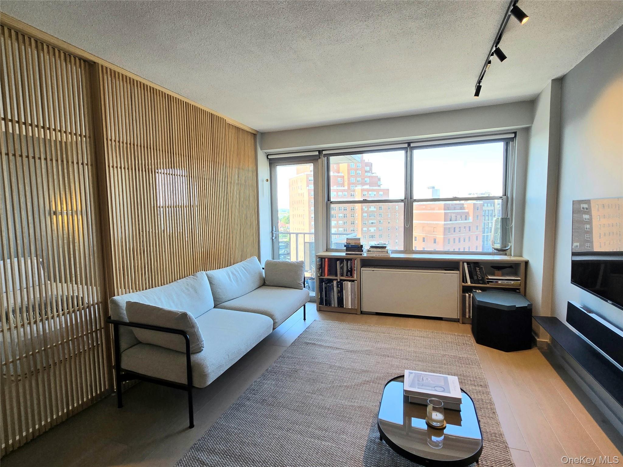 #6 photo, 70-31 108th Street, クイーンズ区 Forest Hills , NY 11375