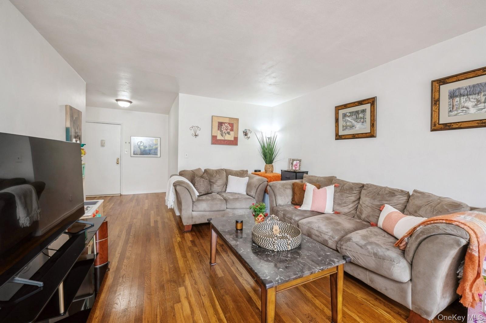 #4 photo, 678 Warburton Avenue, Yonkers , NY 10701