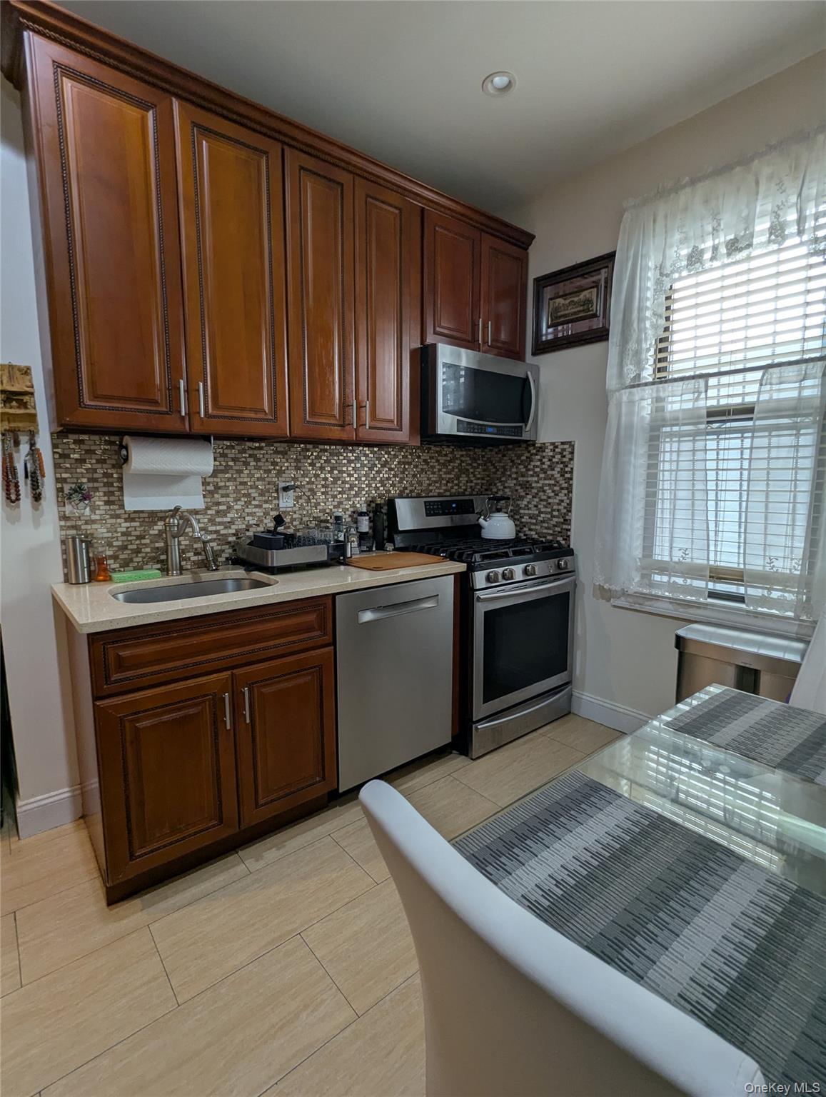 #1 photo, 3352 29th Street, अस्टोरिया Astoria , NY 11106