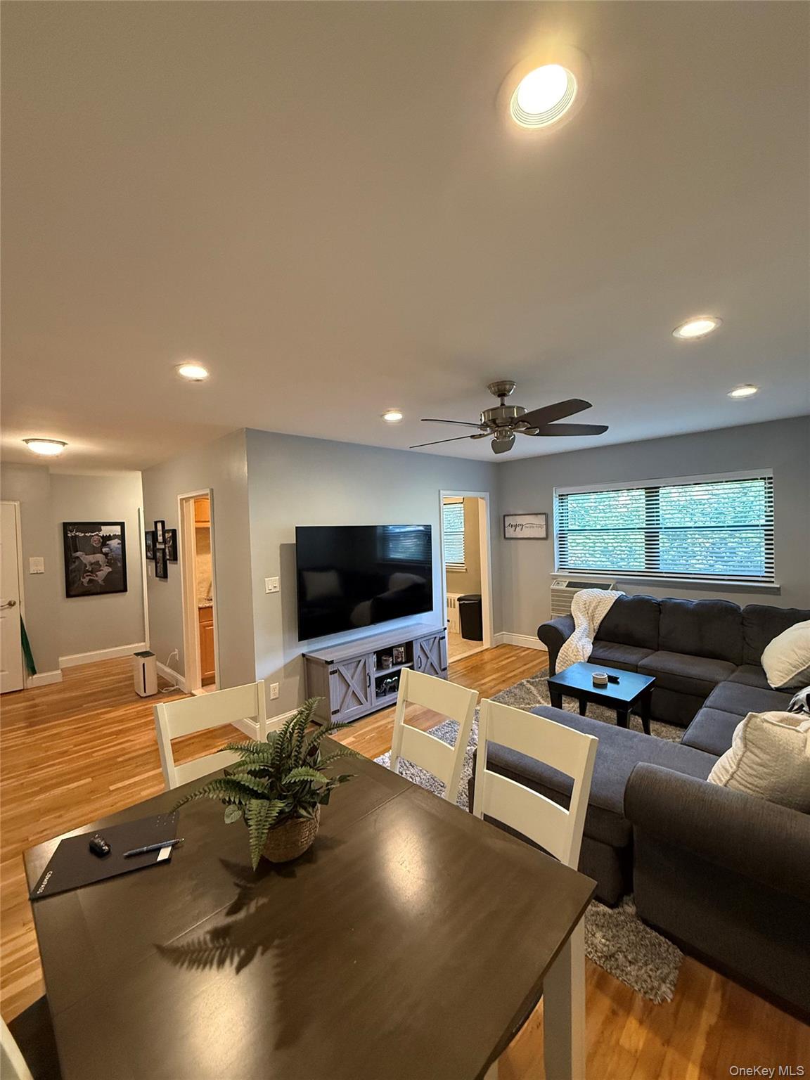 #4 photo, 25 Elizabeth Street, ナッソー郡 Farmingdale , NY 11735