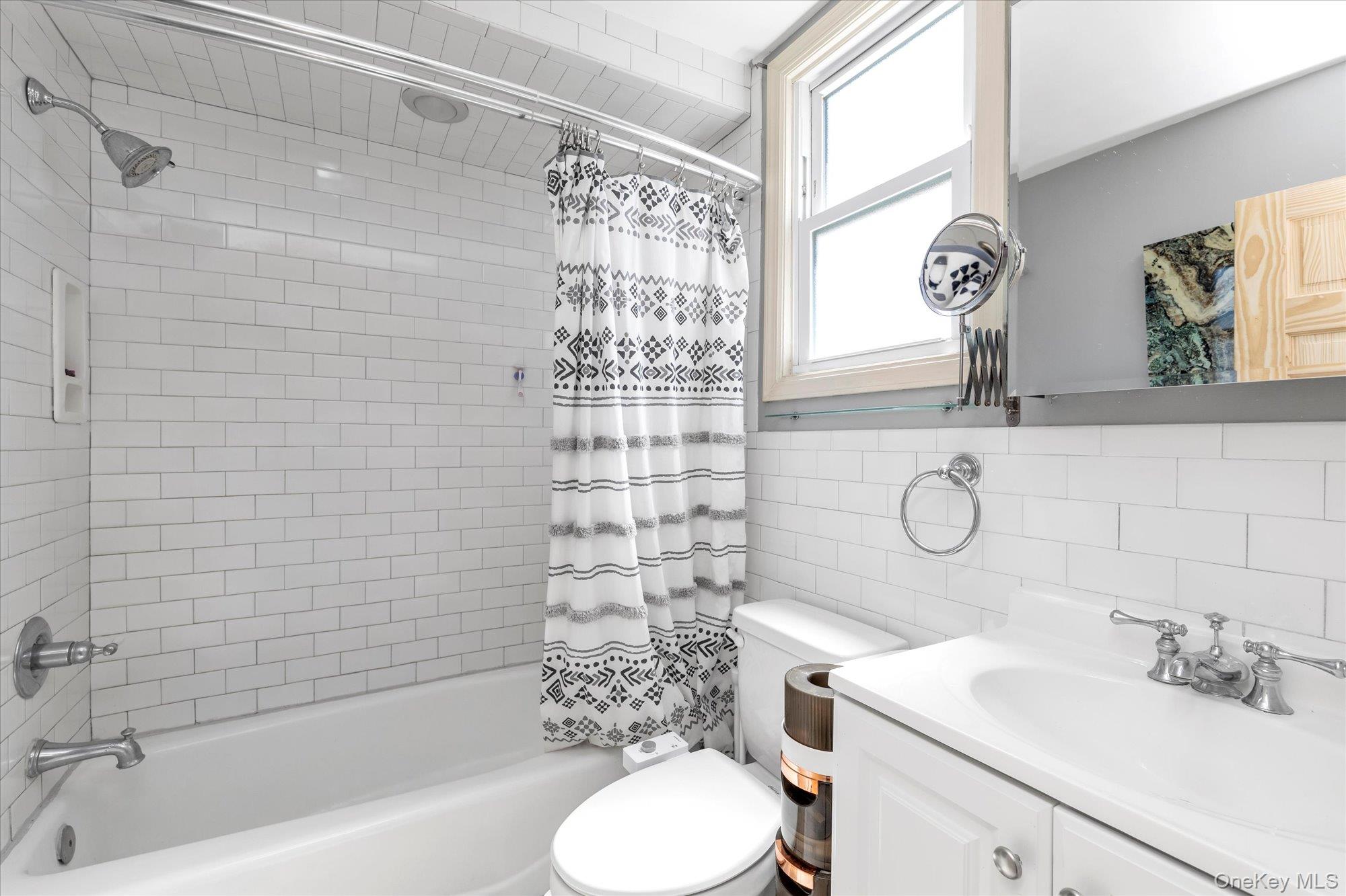 #19 photo, 16 Farnum Street, Lynbrook , NY 11563