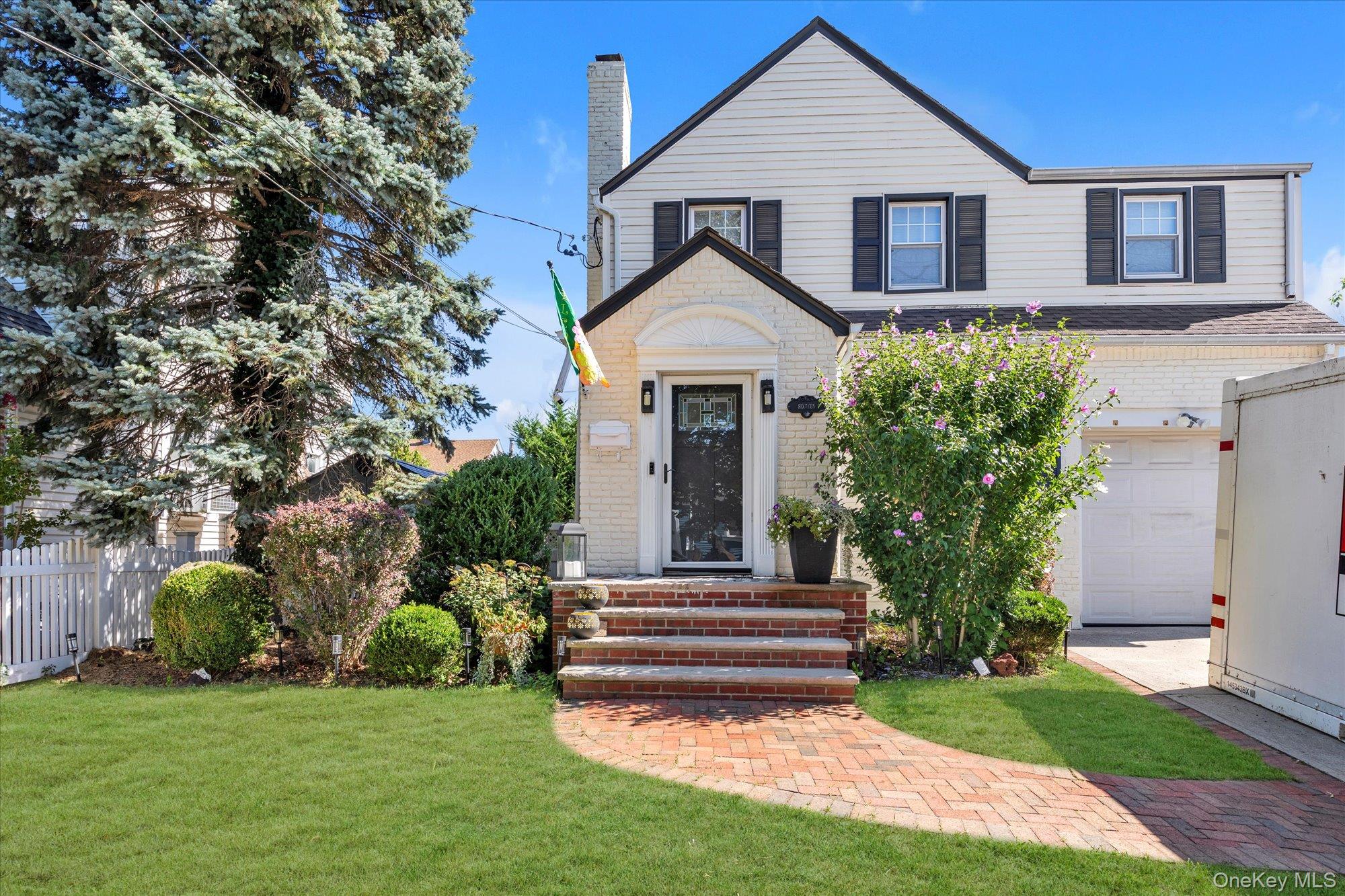 #2 photo, 16 Farnum Street, Lynbrook , NY 11563