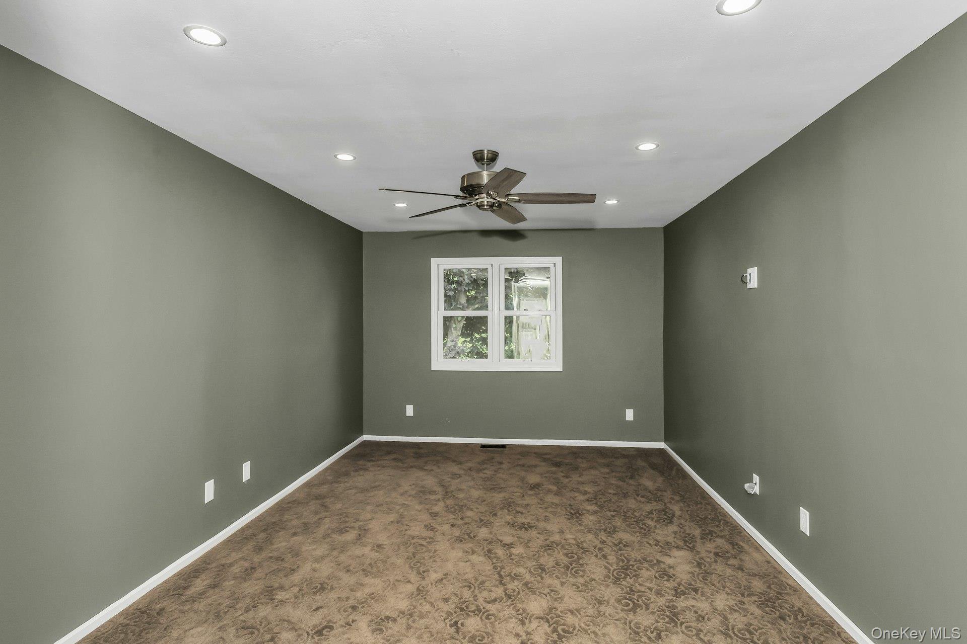 #10 photo, 159 Alicia Drive, サフォーク郡 North Babylon , NY 11703