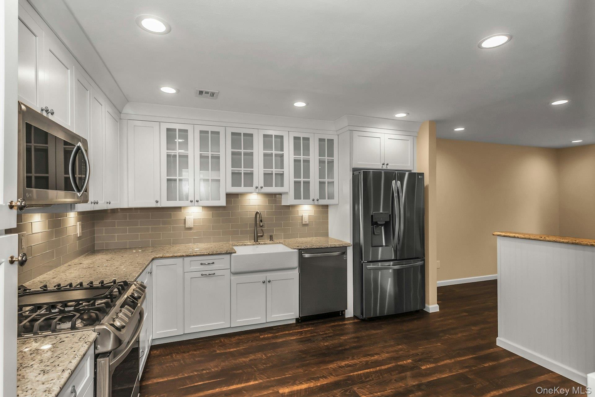 #3 photo, 159 Alicia Drive, サフォーク郡 North Babylon , NY 11703