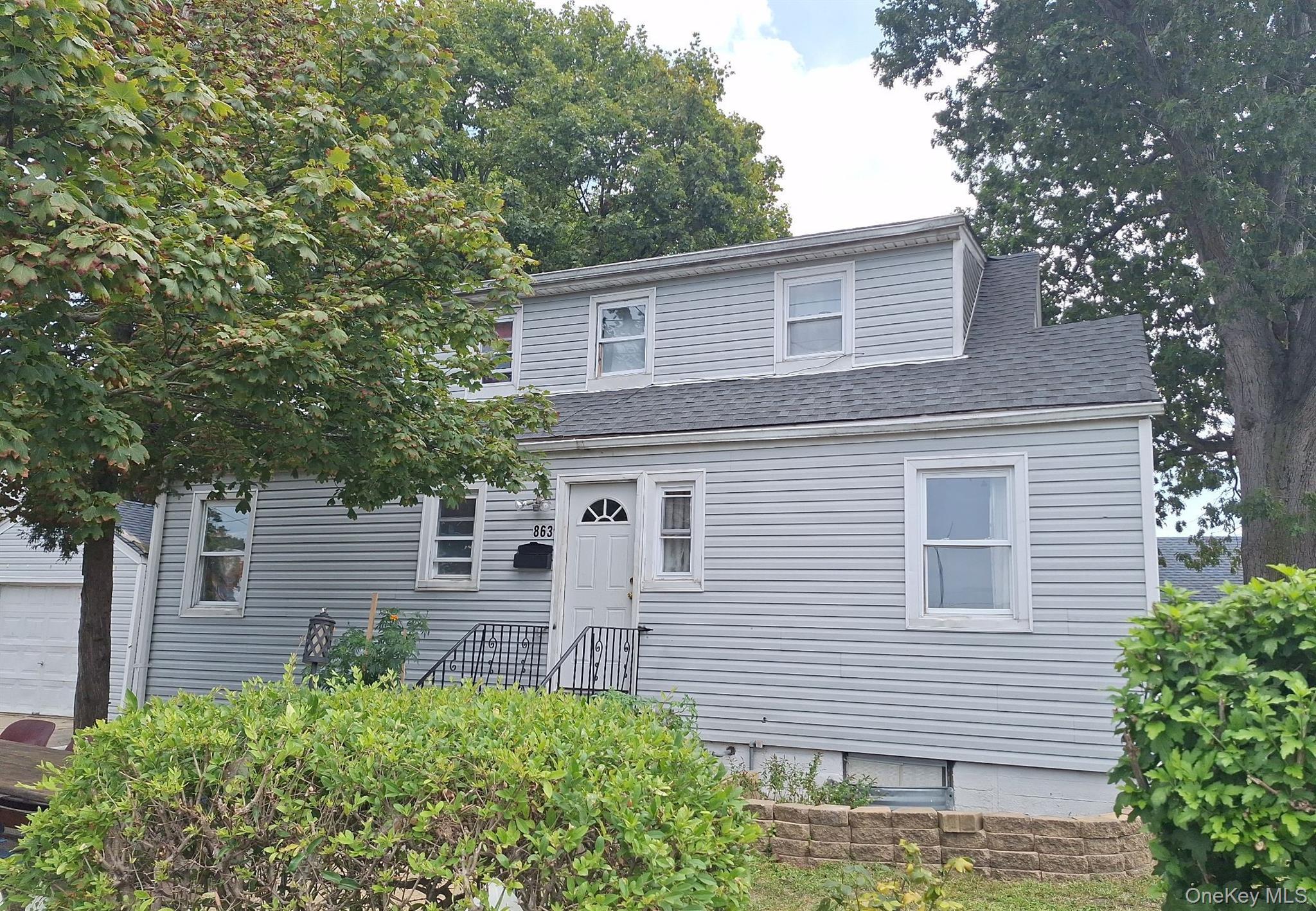 #1 photo, 863 Prospect Avenue, ナッソー郡 Westbury , NY 11590