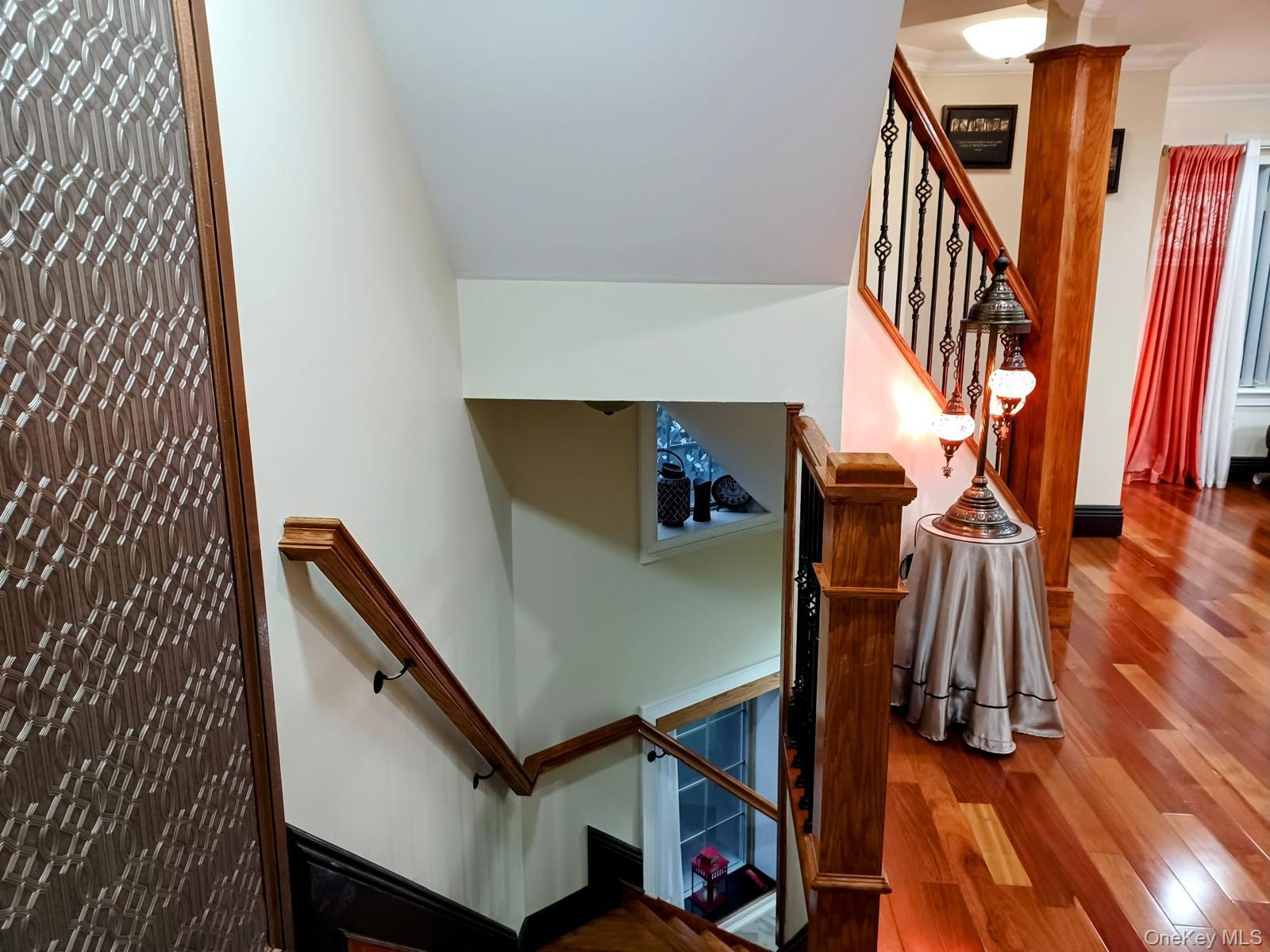 #14 photo, 127-22 Kew Gardens Road, クイーンズ区 Kew Gardens , NY 11415