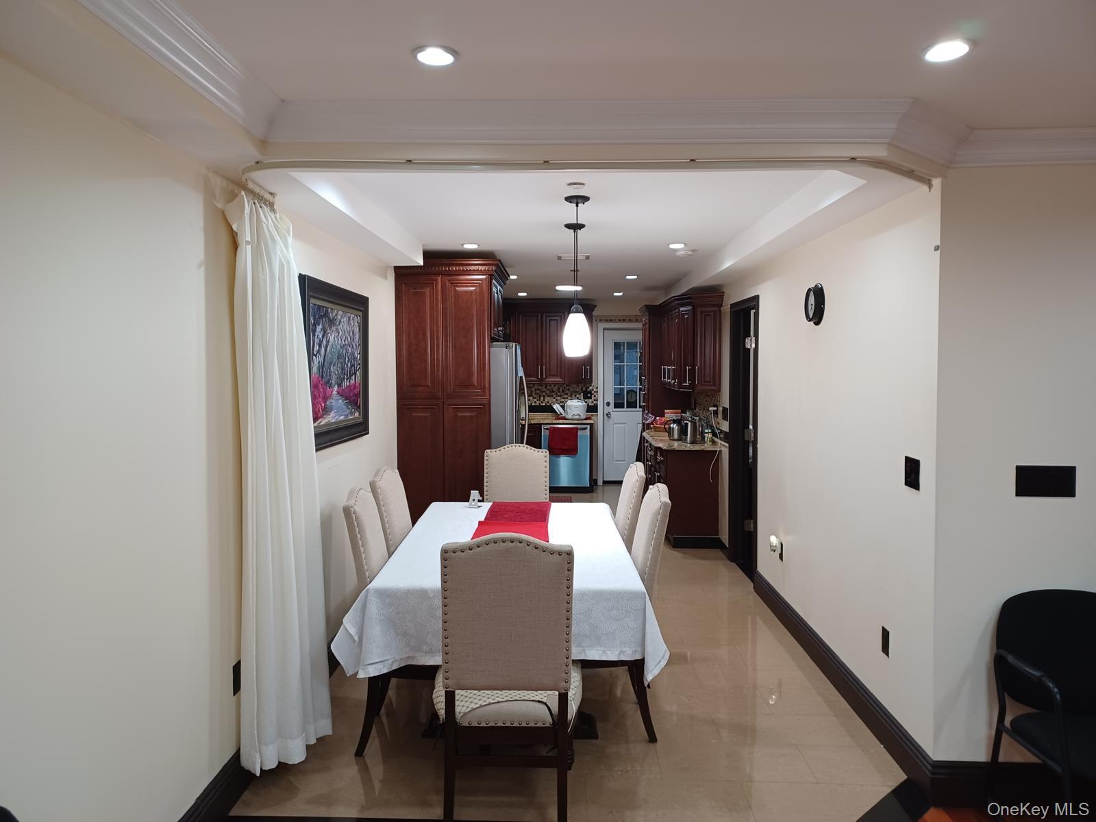 #16 photo, 127-22 Kew Gardens Road, クイーンズ区 Kew Gardens , NY 11415