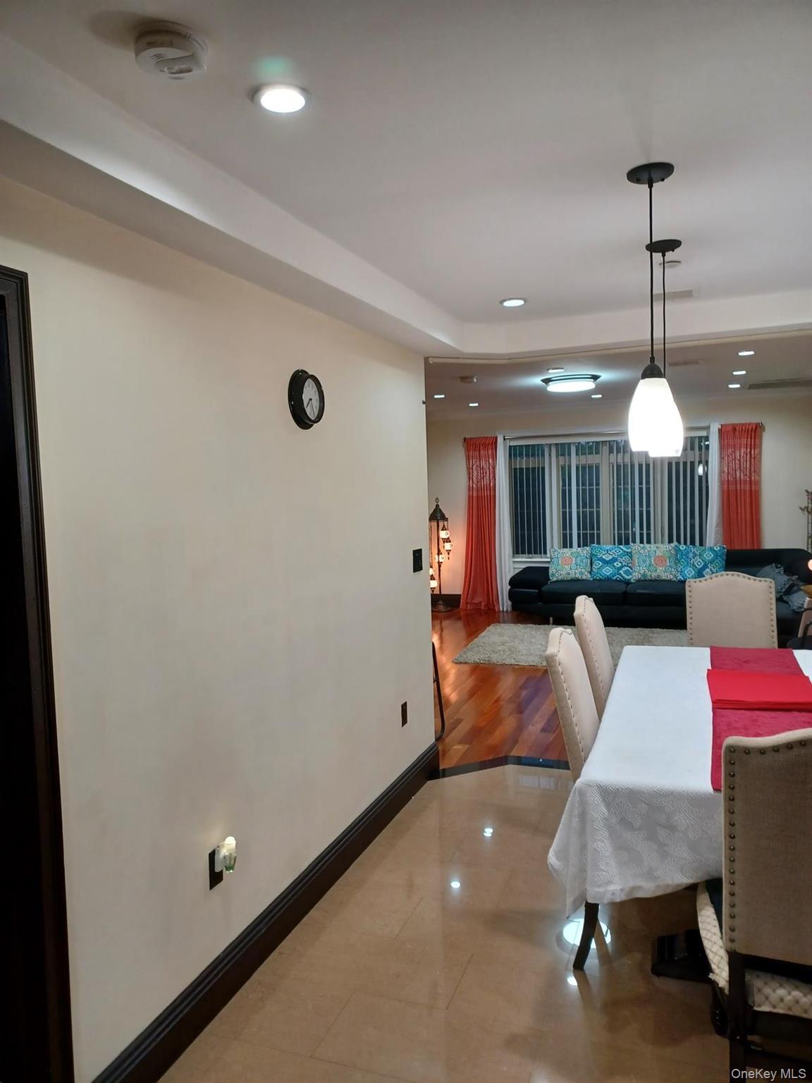 #19 photo, 127-22 Kew Gardens Road, クイーンズ区 Kew Gardens , NY 11415