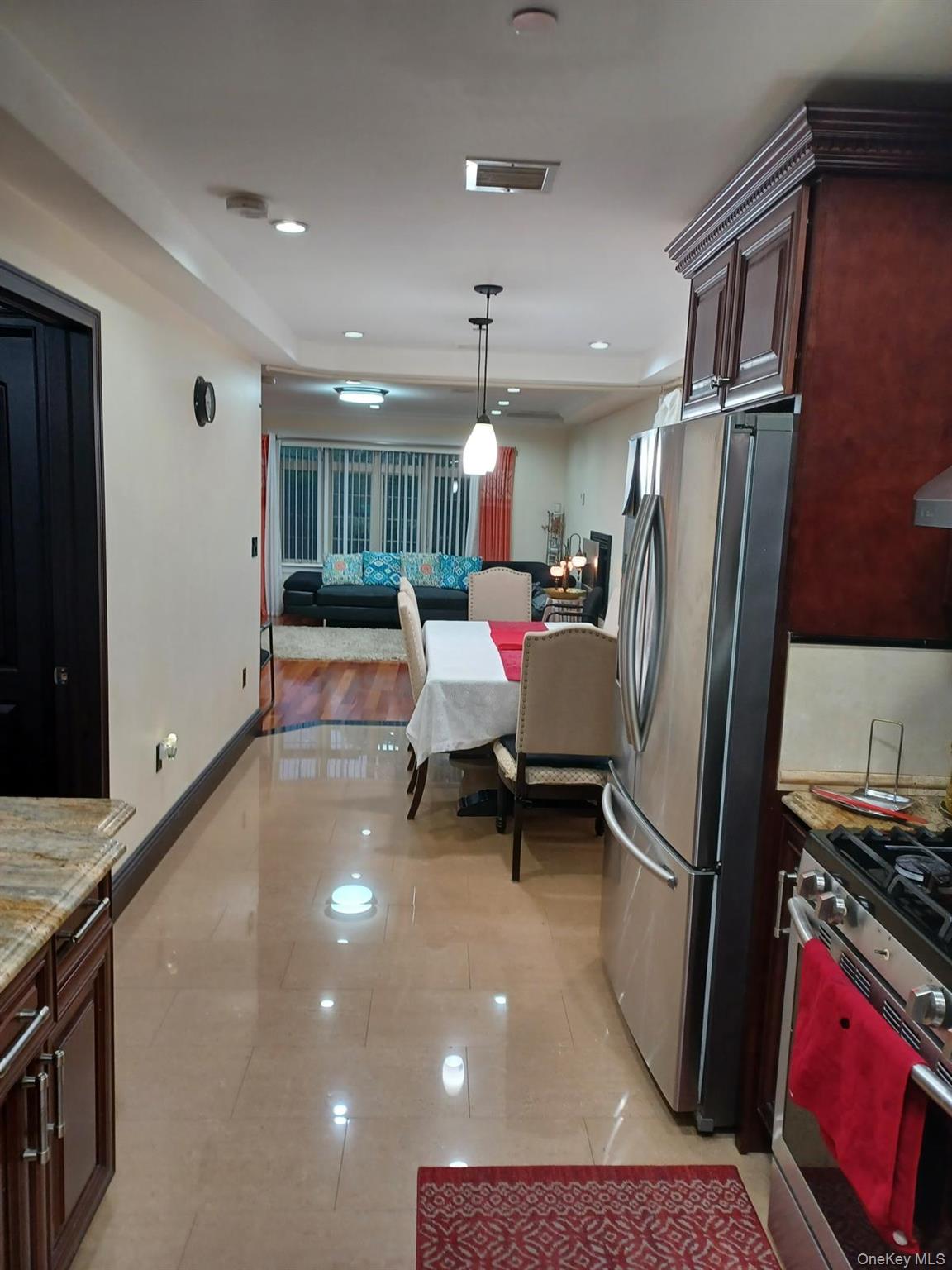 #8 photo, 127-22 Kew Gardens Road, クイーンズ区 Kew Gardens , NY 11415