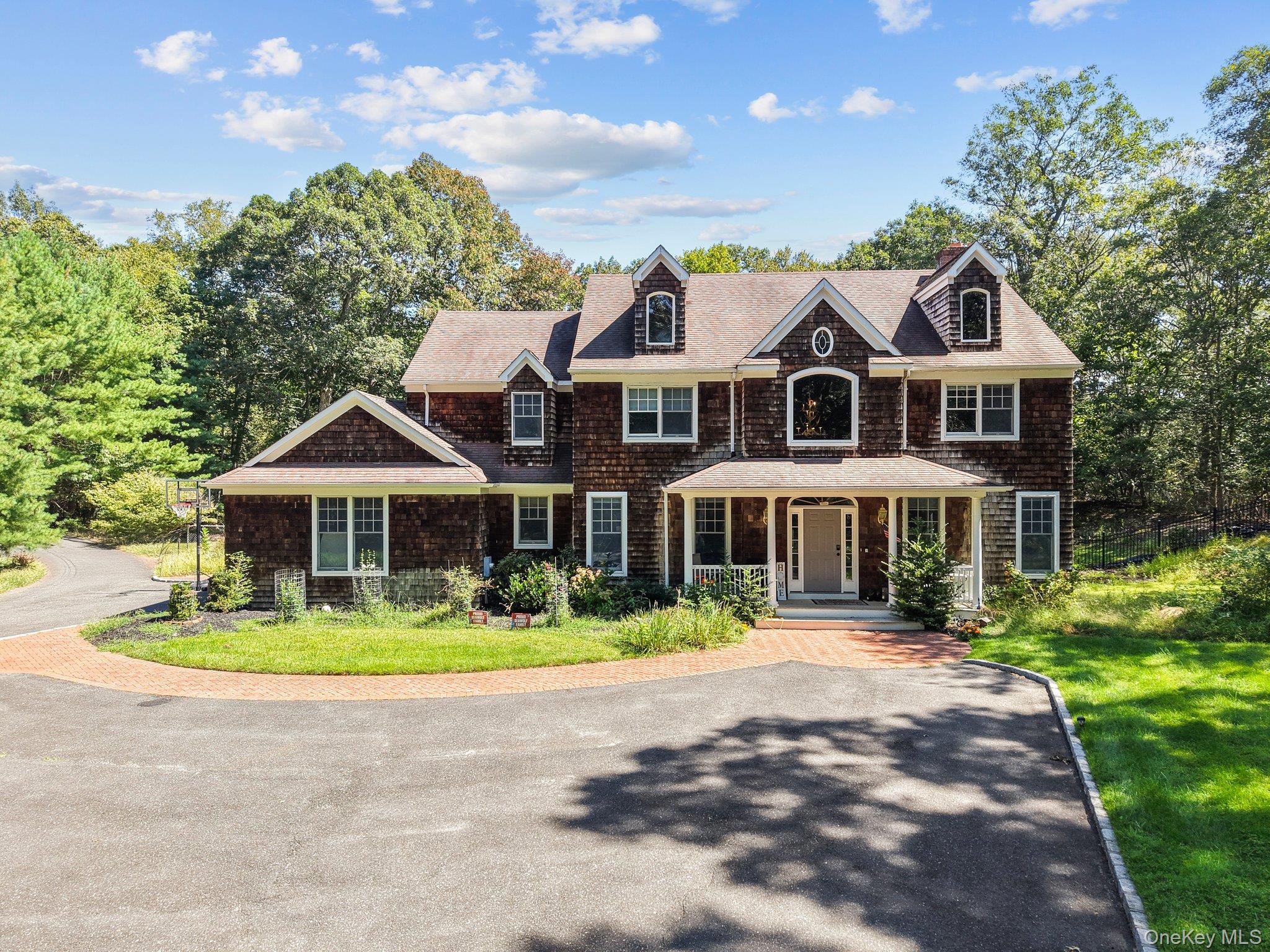 #1 photo, 18 Watercrest Court, サフォーク郡 Head Of The Harbor , NY 11780