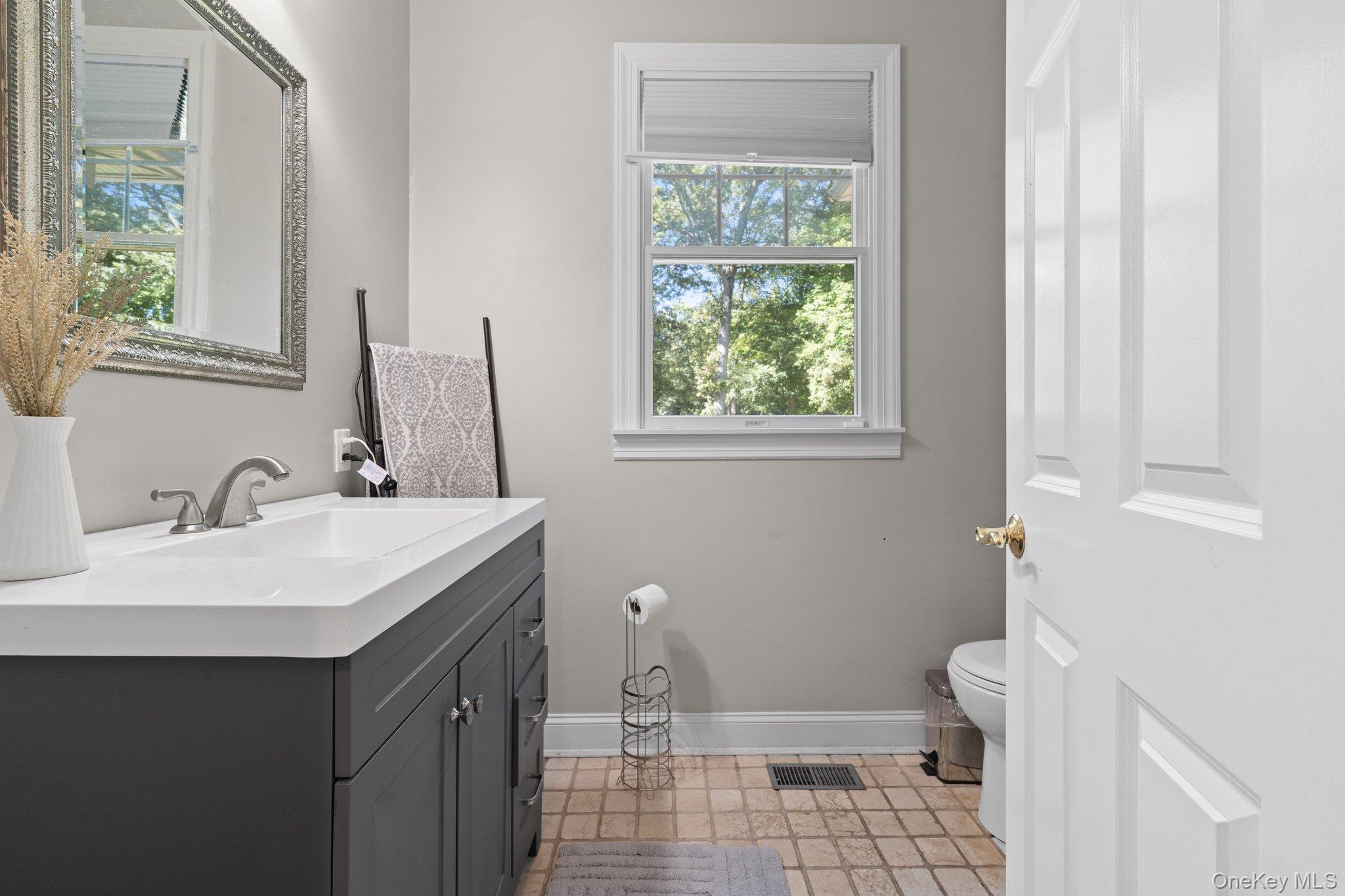 #10 photo, 18 Watercrest Court, サフォーク郡 Head Of The Harbor , NY 11780