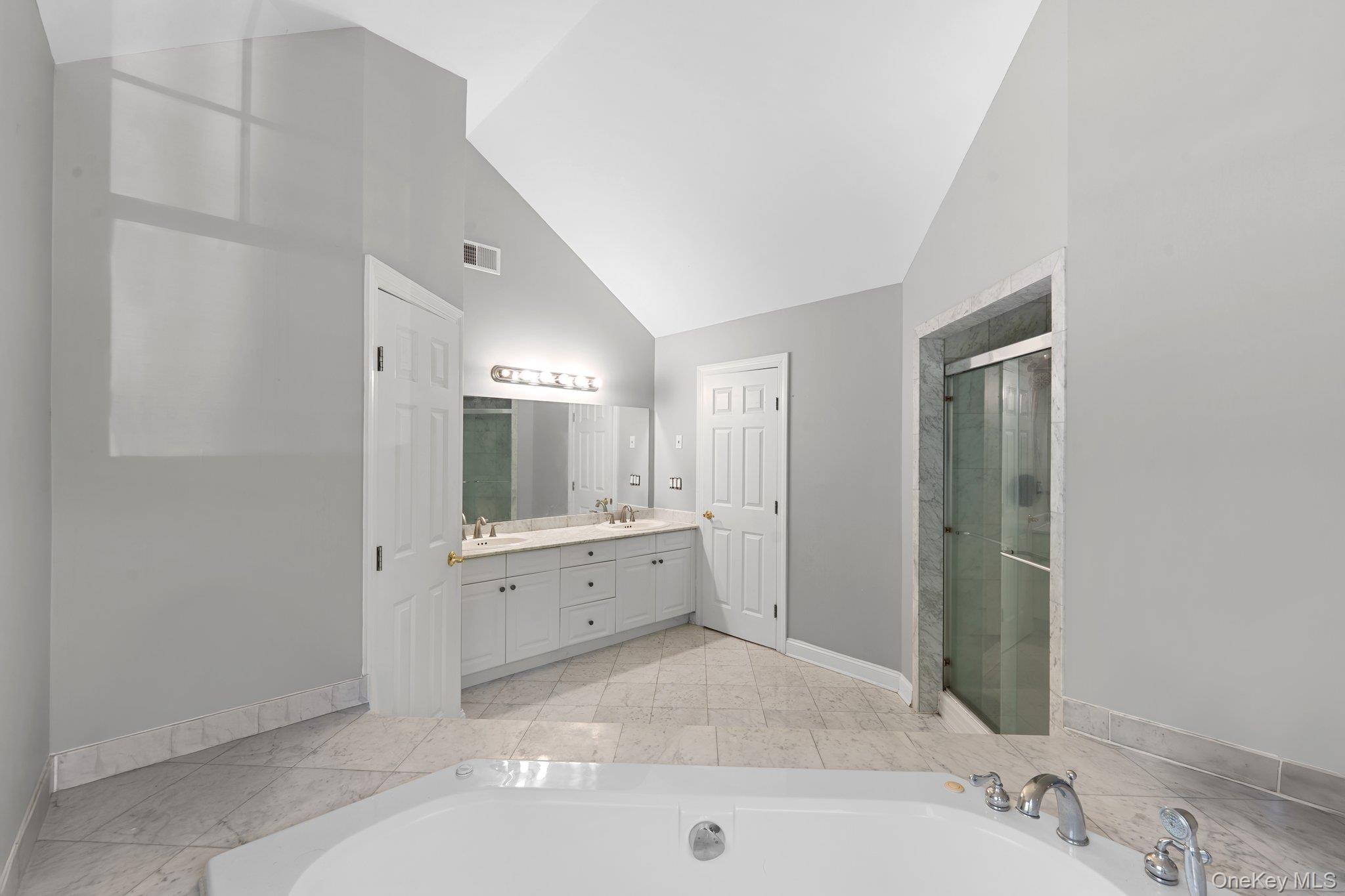 #17 photo, 18 Watercrest Court, サフォーク郡 Head Of The Harbor , NY 11780