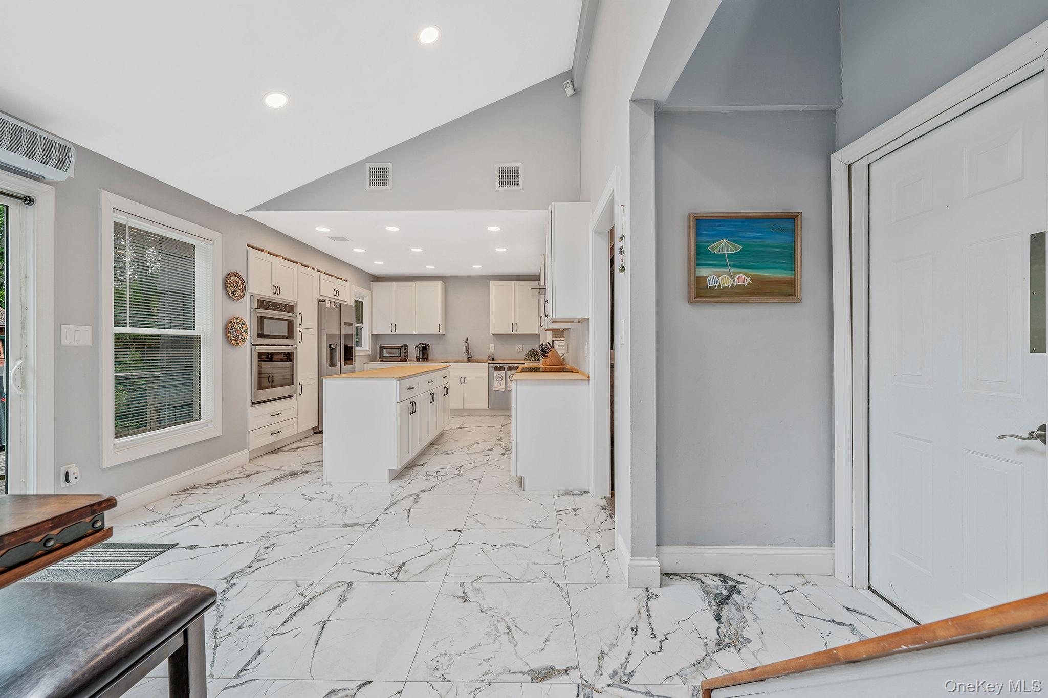 #11 photo, 5 Hastings Drive, サフォーク郡 Ridge , NY 11961