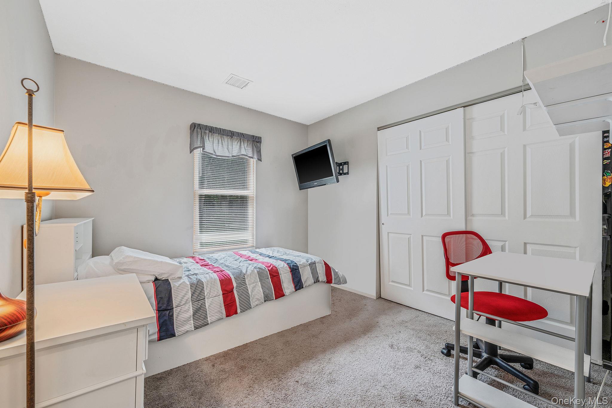 #17 photo, 5 Hastings Drive, サフォーク郡 Ridge , NY 11961