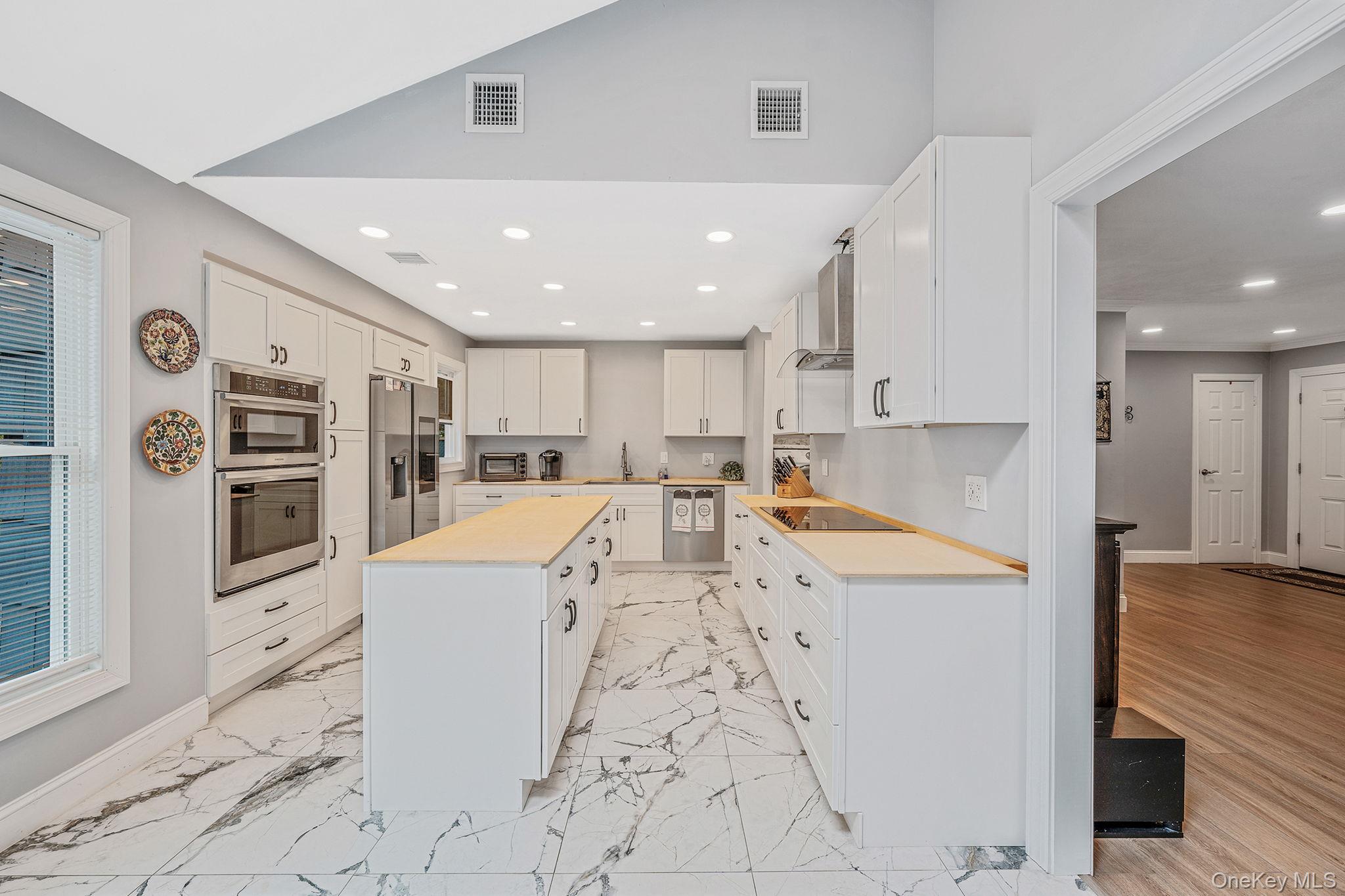 #6 photo, 5 Hastings Drive, サフォーク郡 Ridge , NY 11961