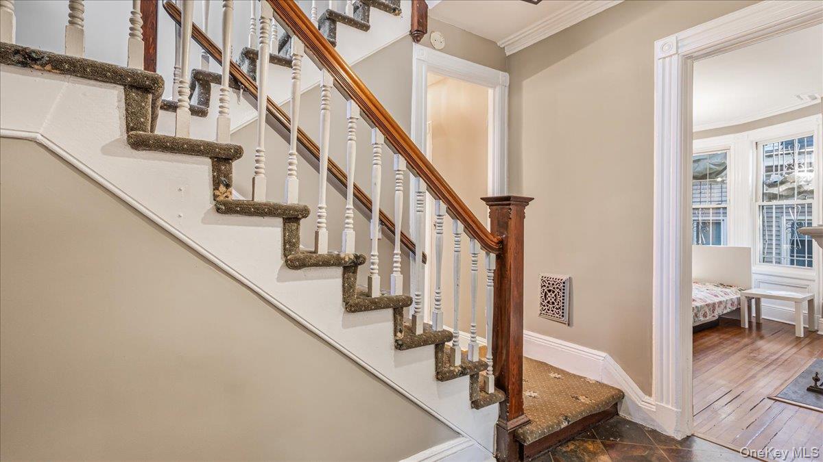 #14 photo, 84-21 120th Street, クイーンズ区 Kew Gardens , NY 11415